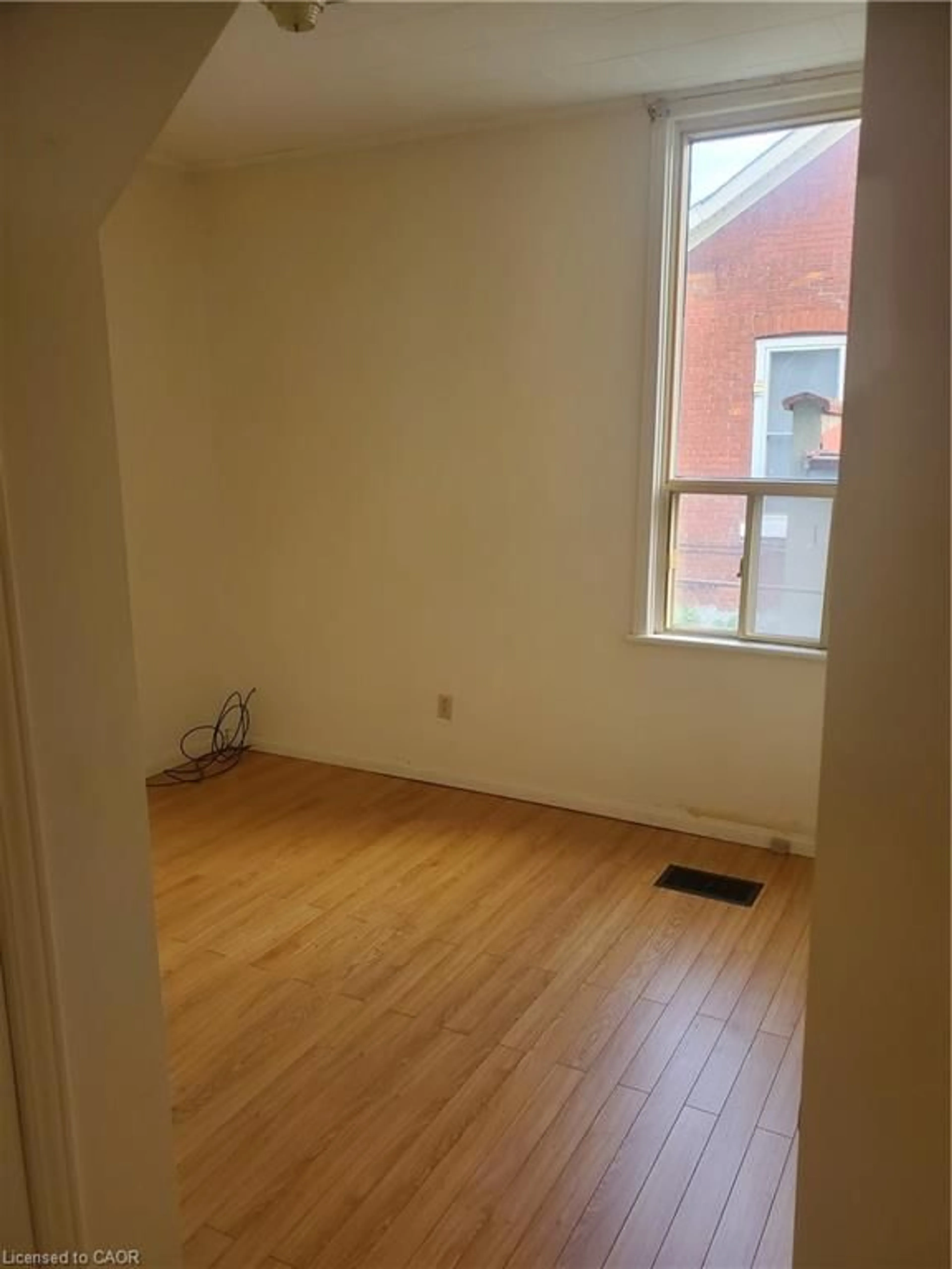 A pic of a room for 107 Cathcart St, Hamilton Ontario L8L 5A1