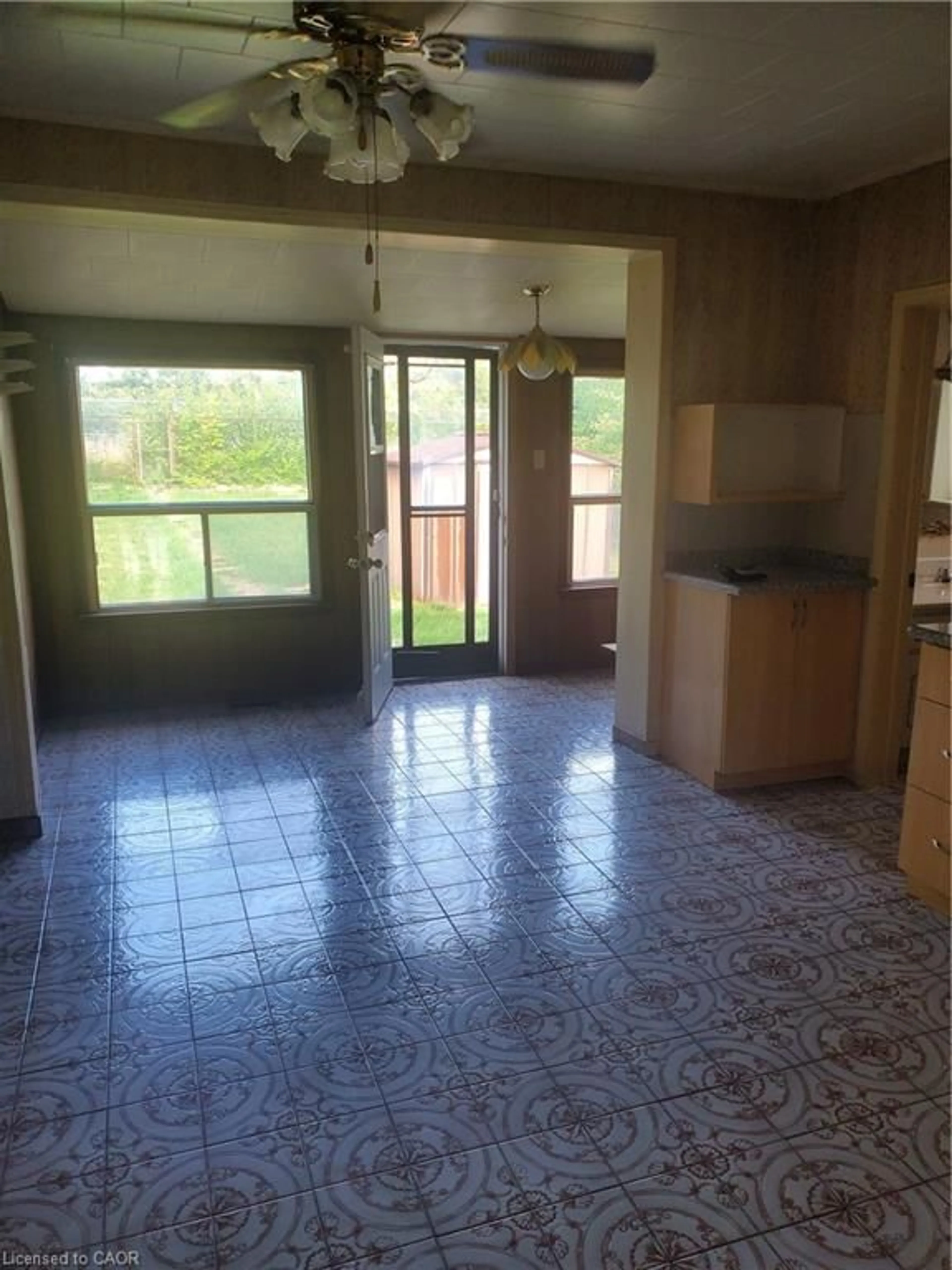 A pic of a room for 107 Cathcart St, Hamilton Ontario L8L 5A1