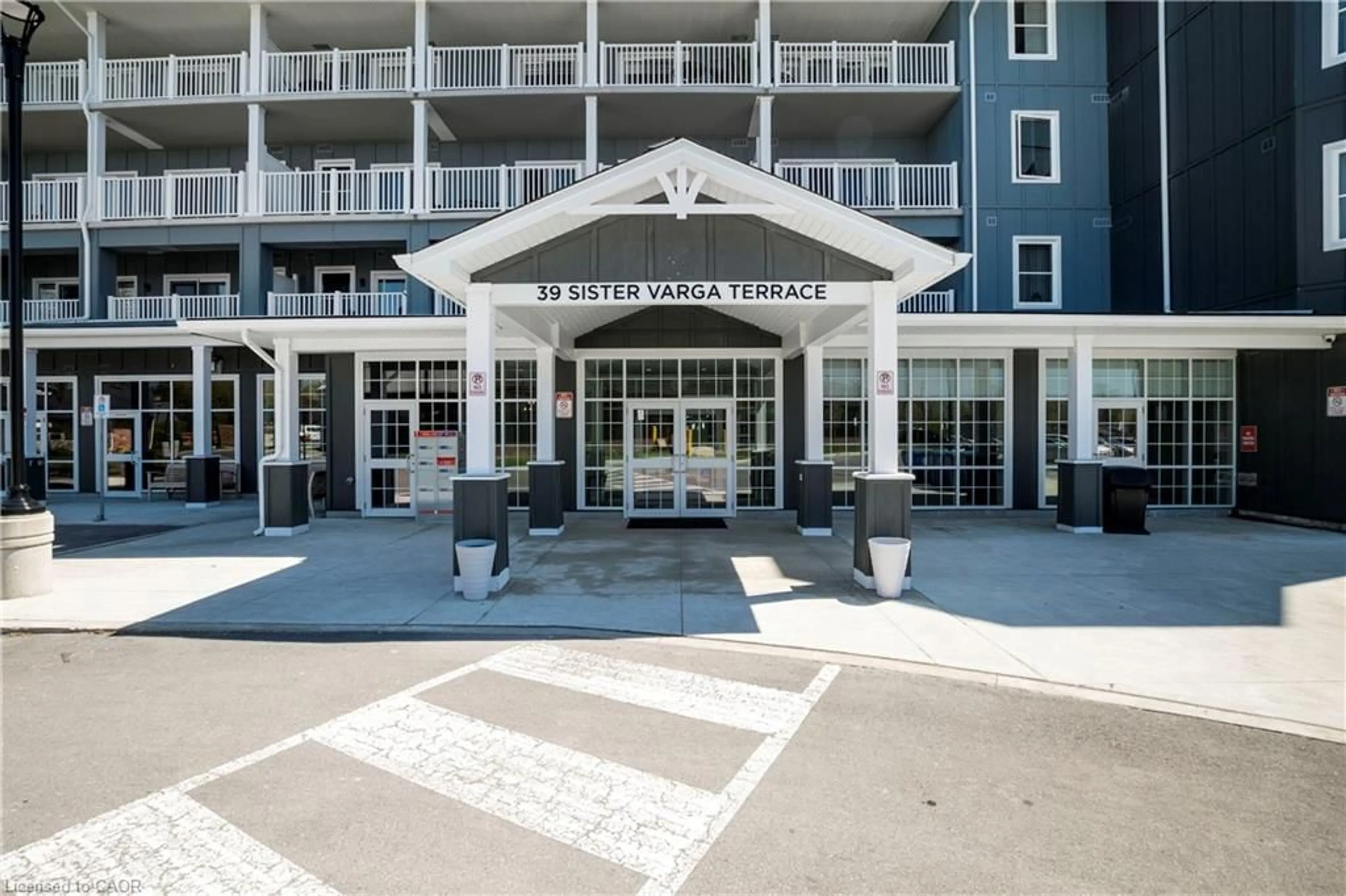 Indoor foyer for 39 Sister Varga Terr #312, Hamilton Ontario L9B 0J7