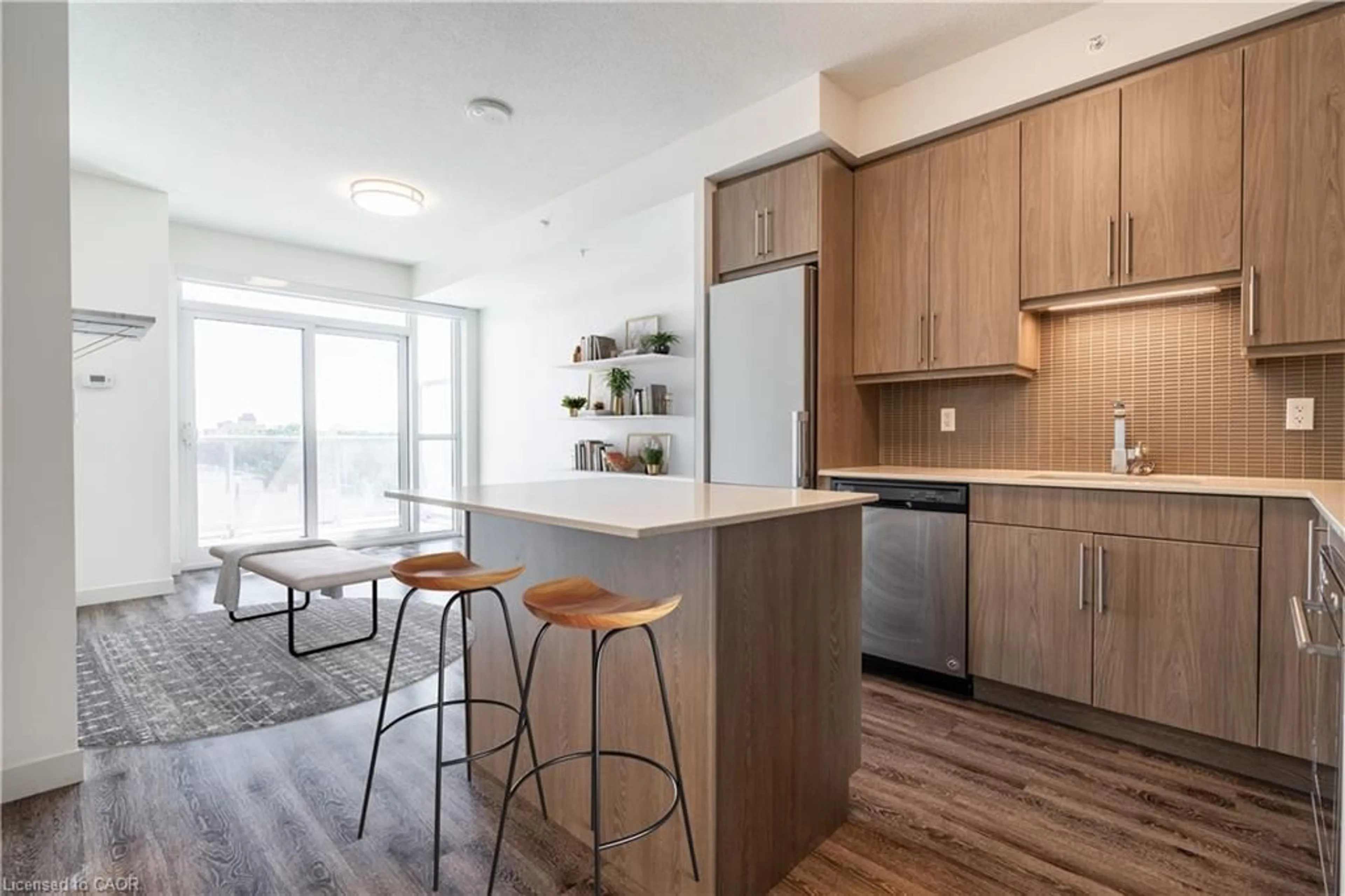Open concept kitchen, wood/laminate floor for 2081 Fairview St #501, Burlington Ontario L7R 0E5