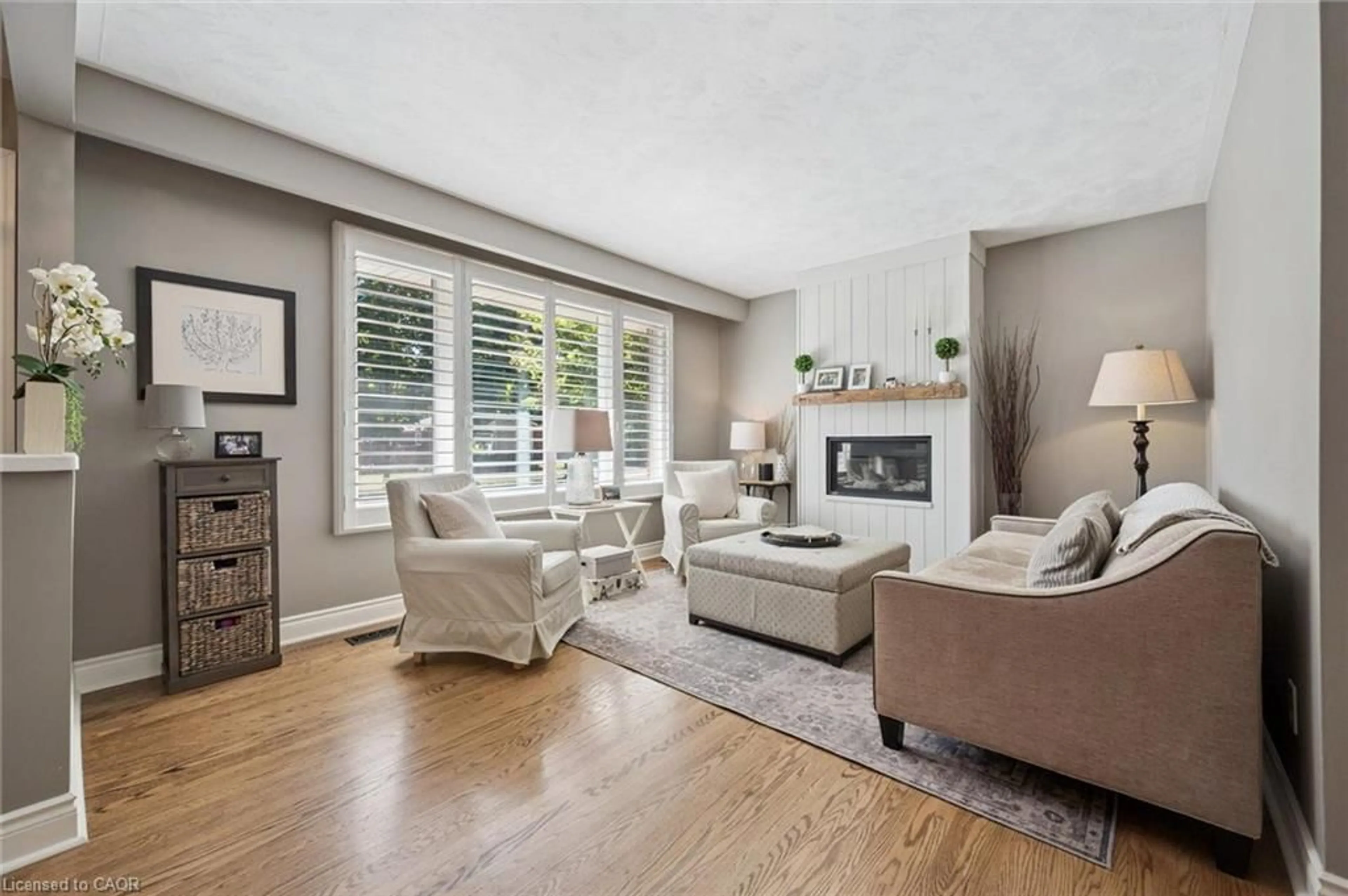 Living room with furniture, unknown for 12 Carter Dr, Guelph Ontario N1E 1X7