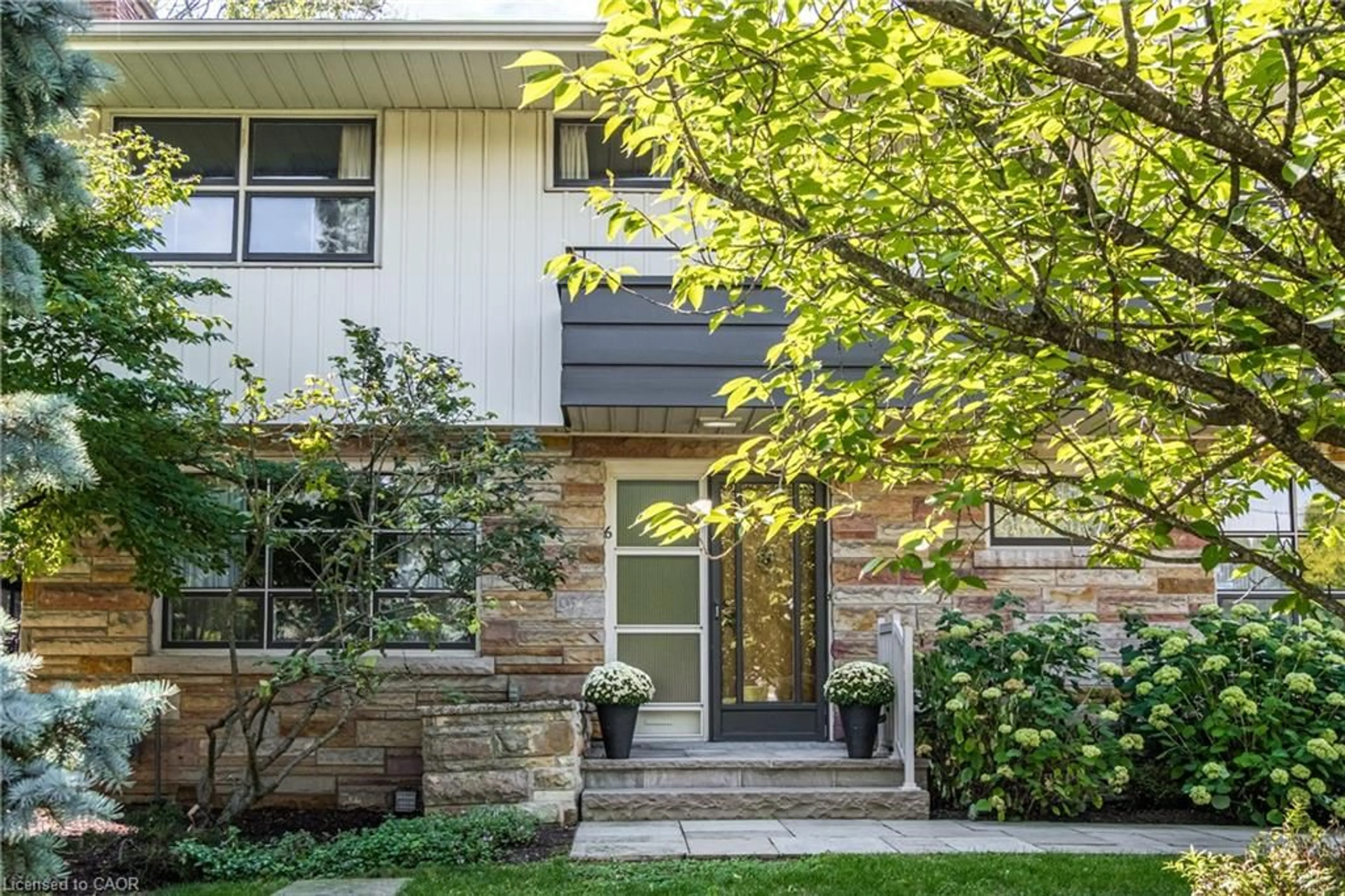 Home with brick exterior material, street for 6 Freeland Crt, Hamilton Ontario L8S 3R5