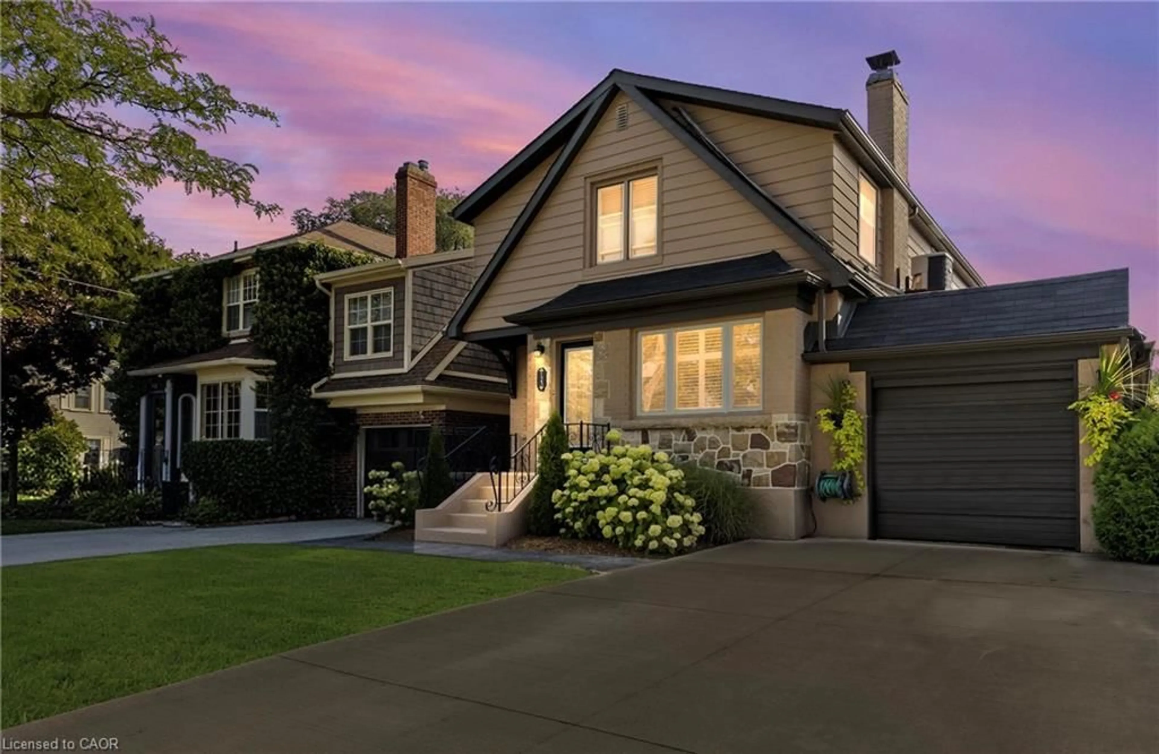 Home with vinyl exterior material, street for 123 South Dr, St. Catharines Ontario L2R 4W1