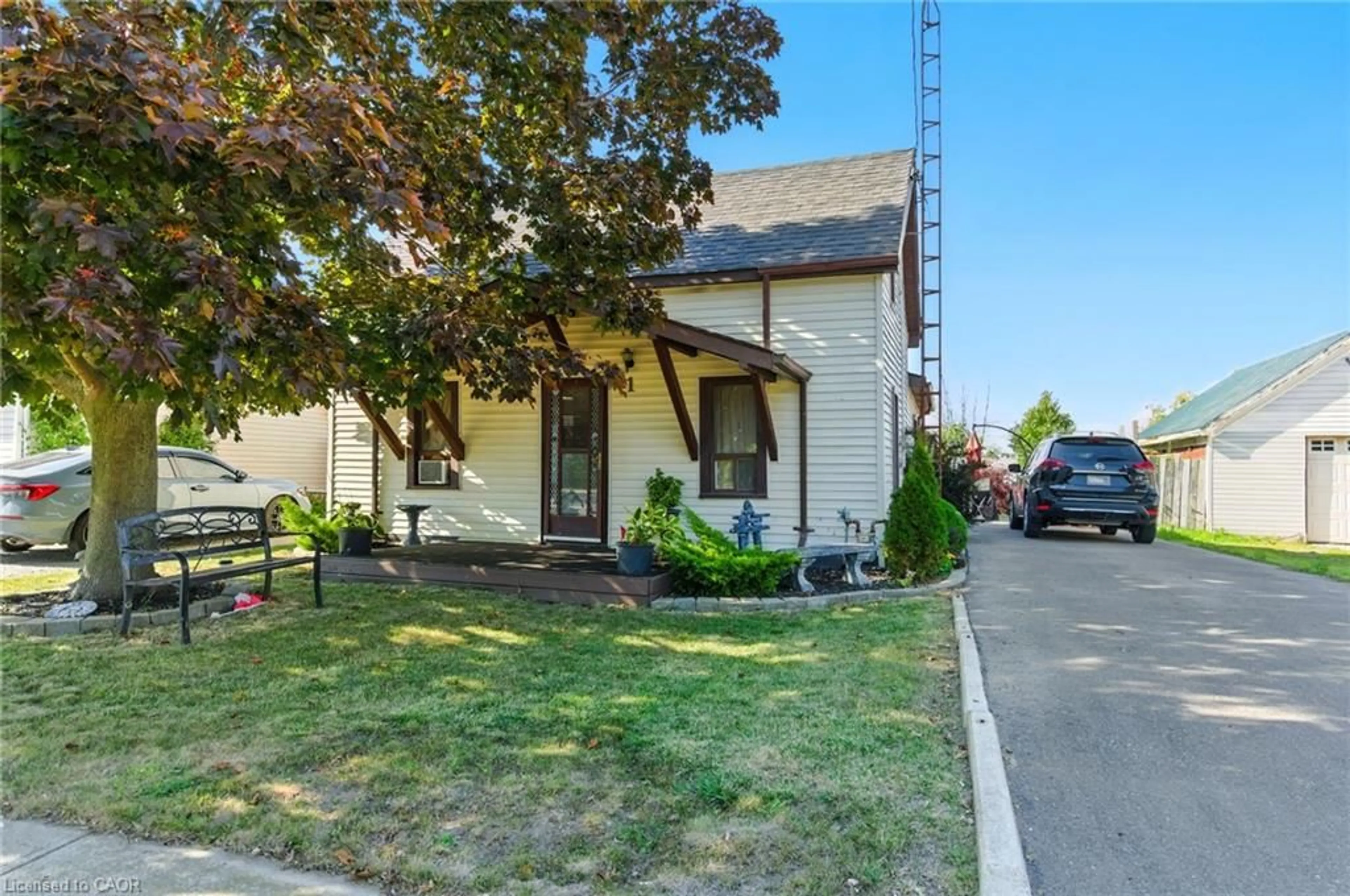Patio, street for 11 Main St, Fisherville Ontario N0A 1G0