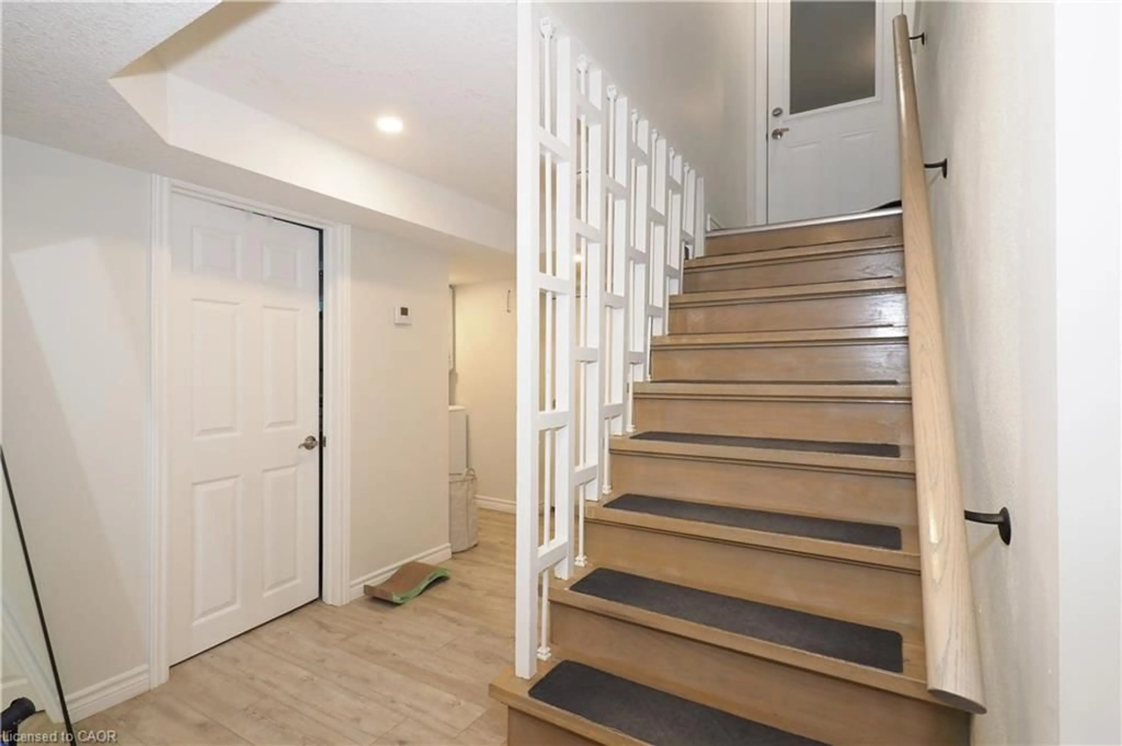 Unknown for 296 Dumfries Ave, Kitchener Ontario N2H 2E8