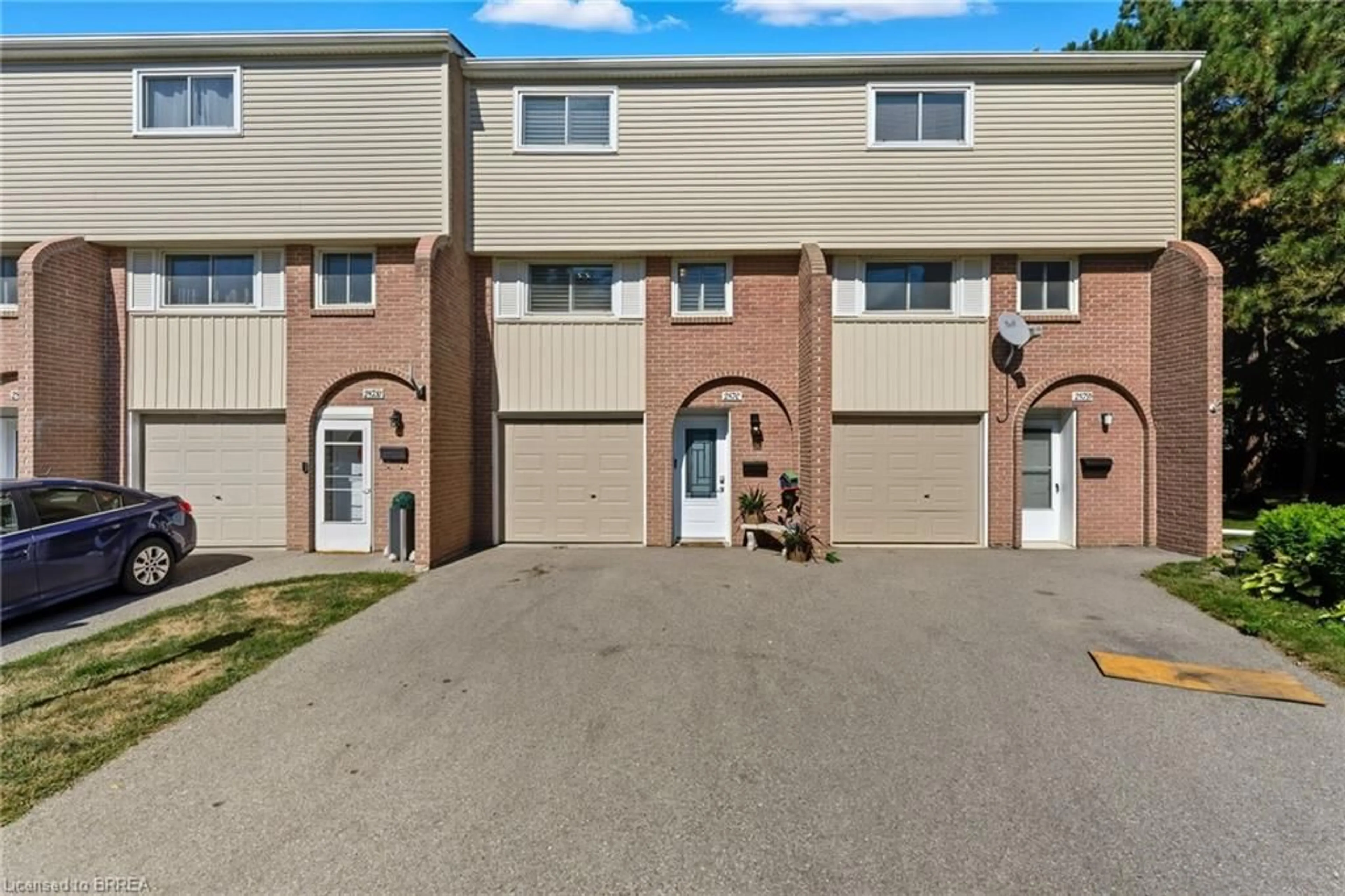 A pic from outside/outdoor area/front of a property/back of a property/a pic from drone, street for 287 Stanley St #C, Brantford Ontario N3S 7K3