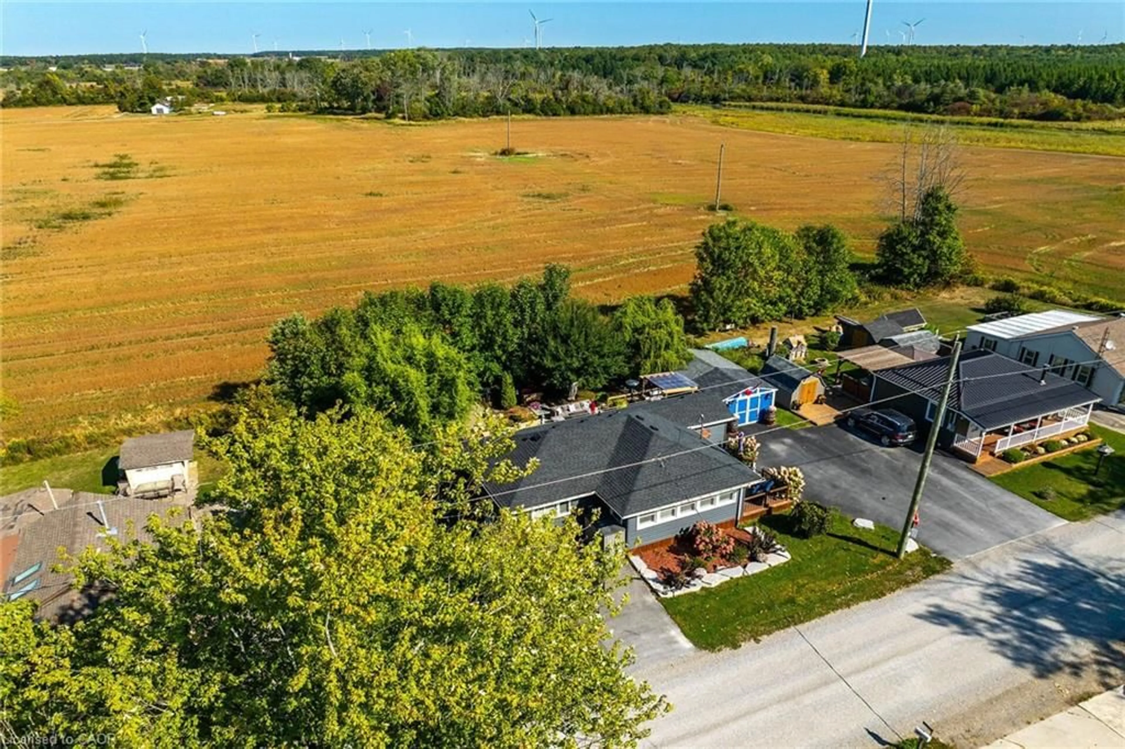 A pic from outside/outdoor area/front of a property/back of a property/a pic from drone, unknown for 2011 Lakeshore Rd, Dunnville Ontario N1A 2W8