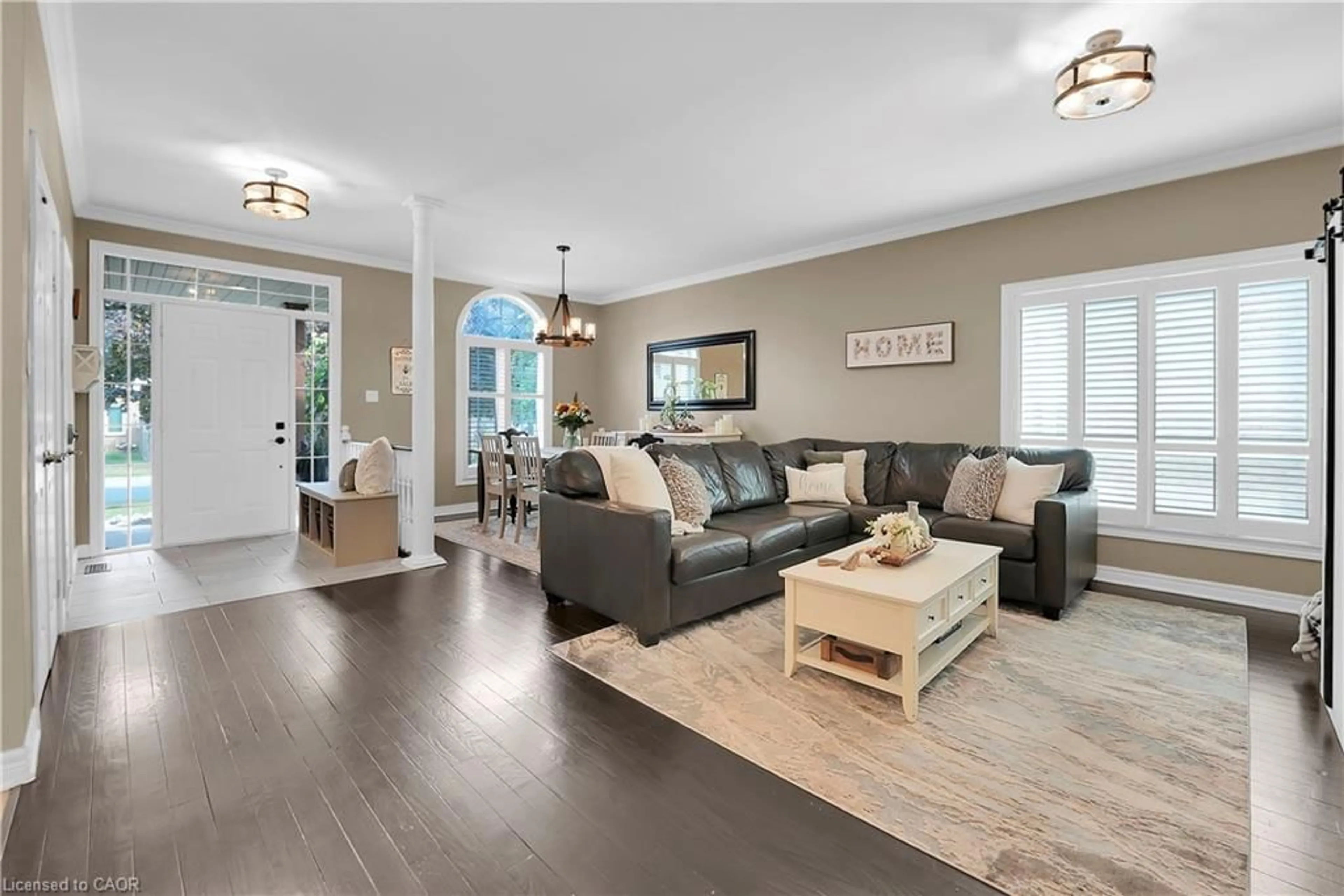 Living room with furniture, unknown for 4116 Walcot Crt, Beamsville Ontario L3J 0L9