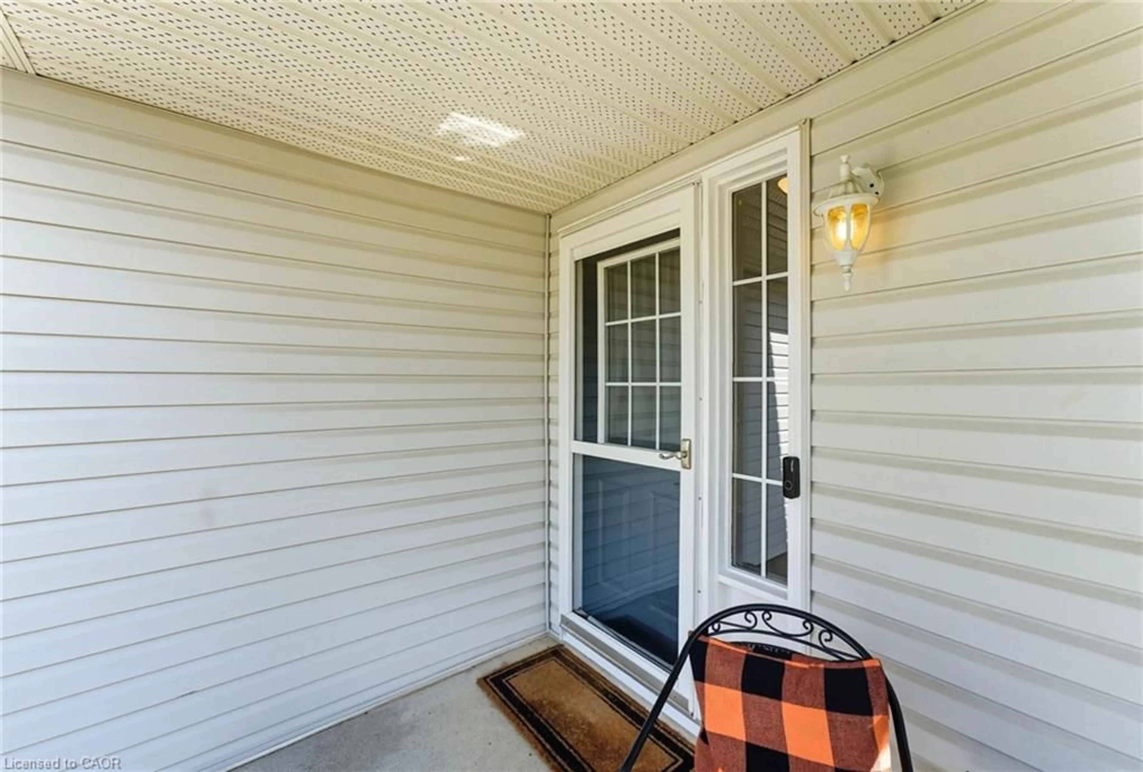 Patio, street for 12 Foot Cres, Cambridge Ontario N1R 8M5