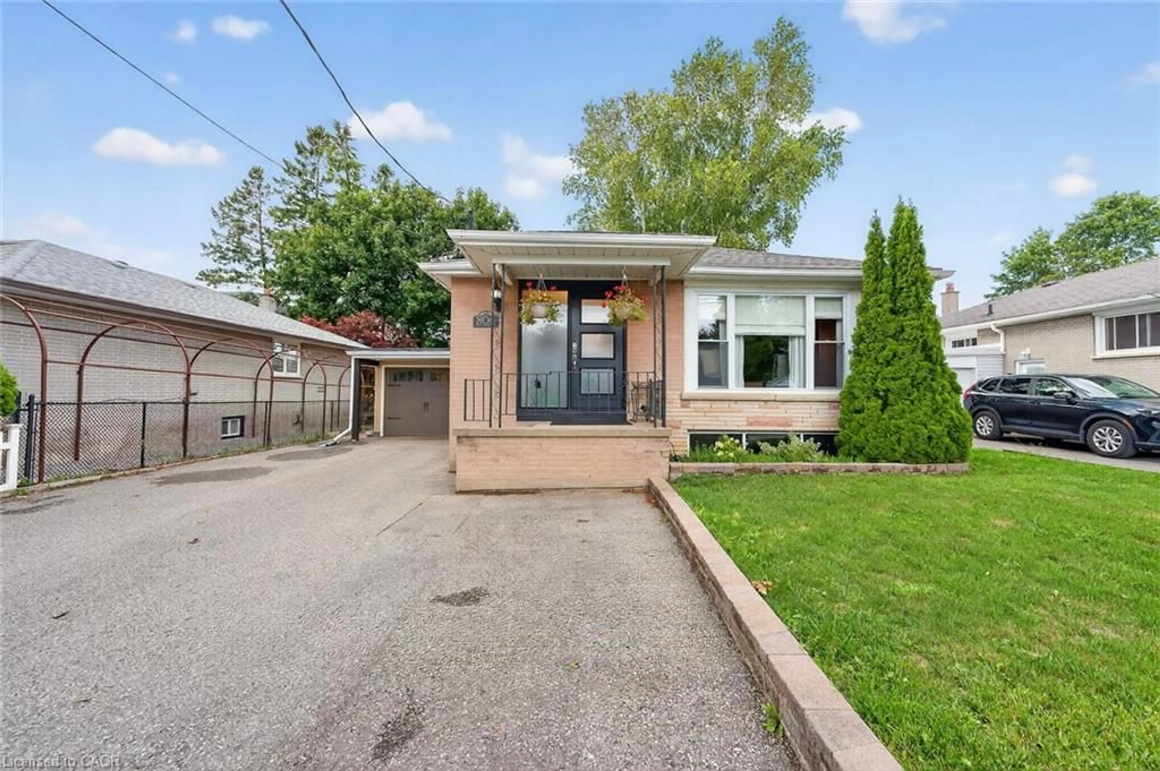 Unknown for 804 Beech St, Whitby Ontario L1N 3B7