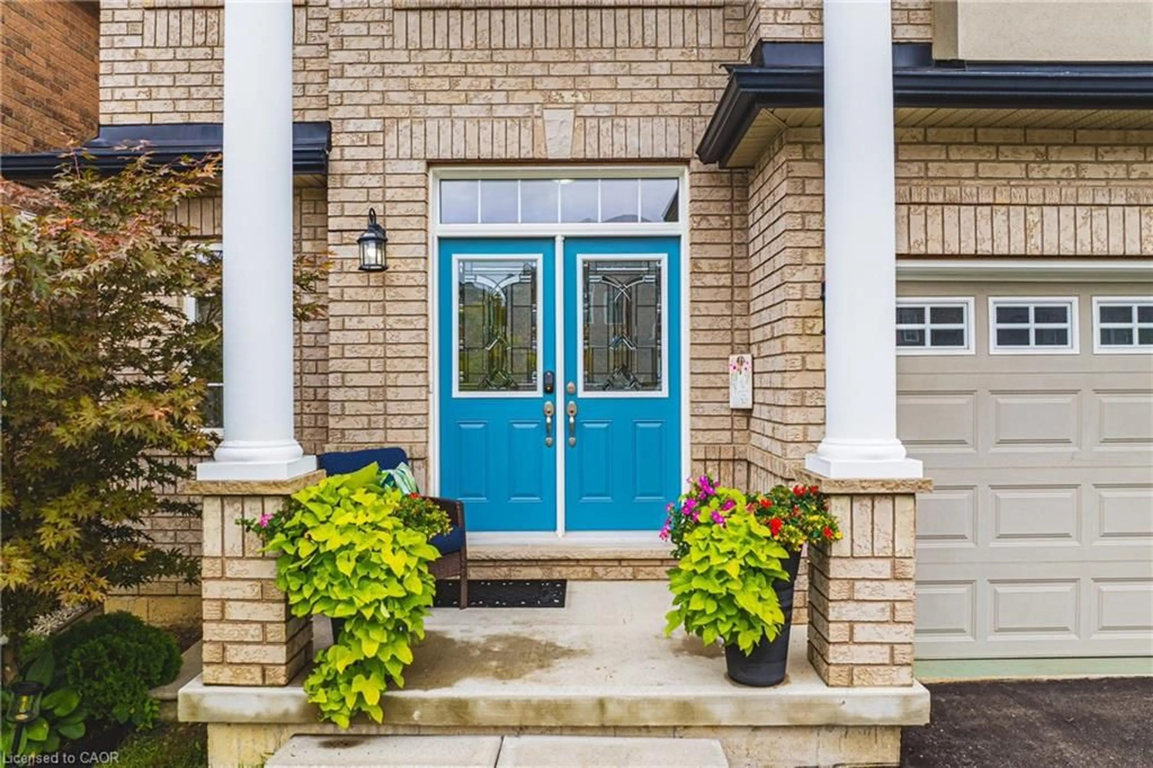 Indoor entryway for 11 Weathering Heights Drive Dr, Stoney Creek Ontario L8J 0E6