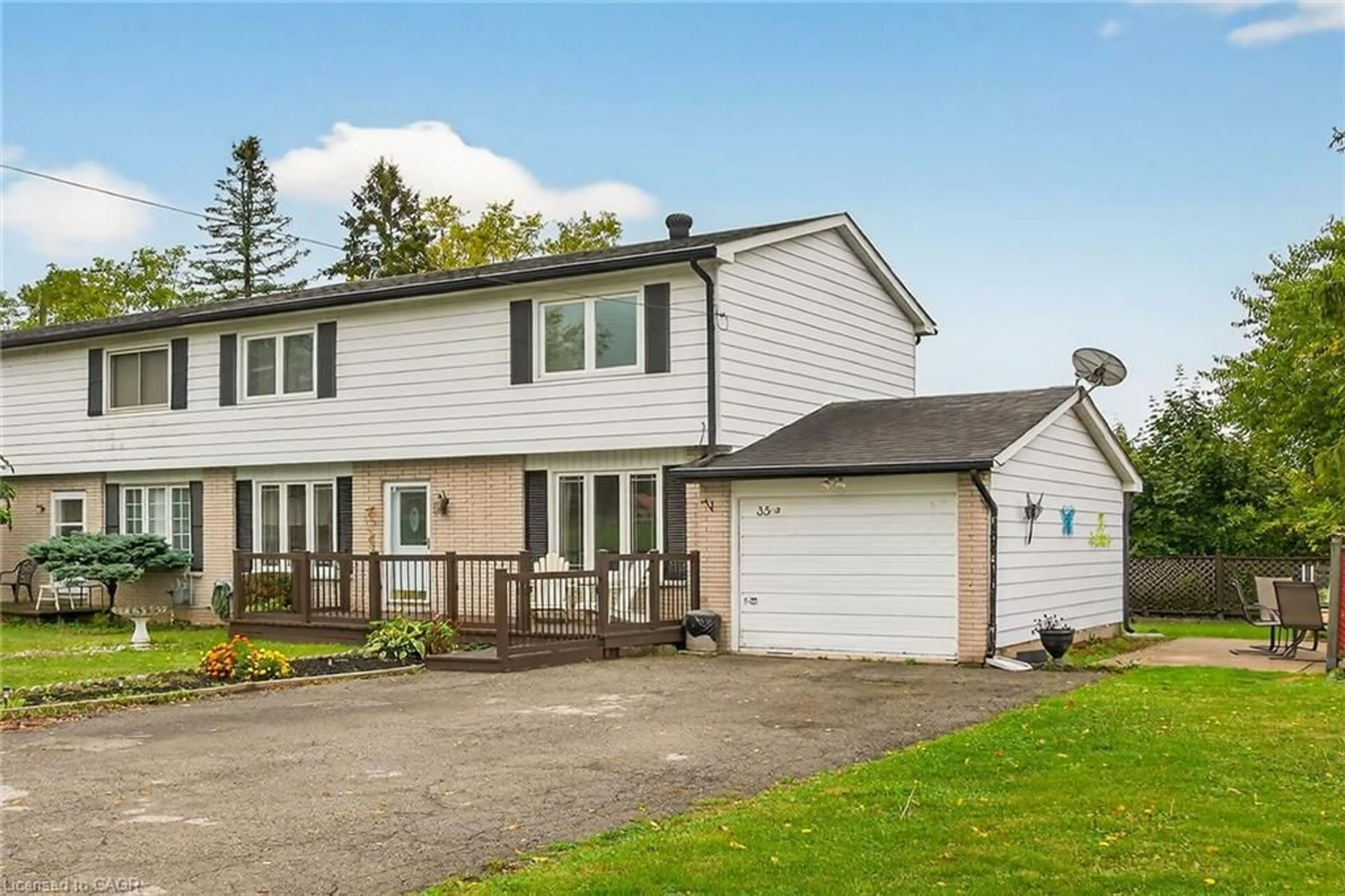 Home with vinyl exterior material, street for 35B Seneca St, Cayuga Ontario N0A 1E0
