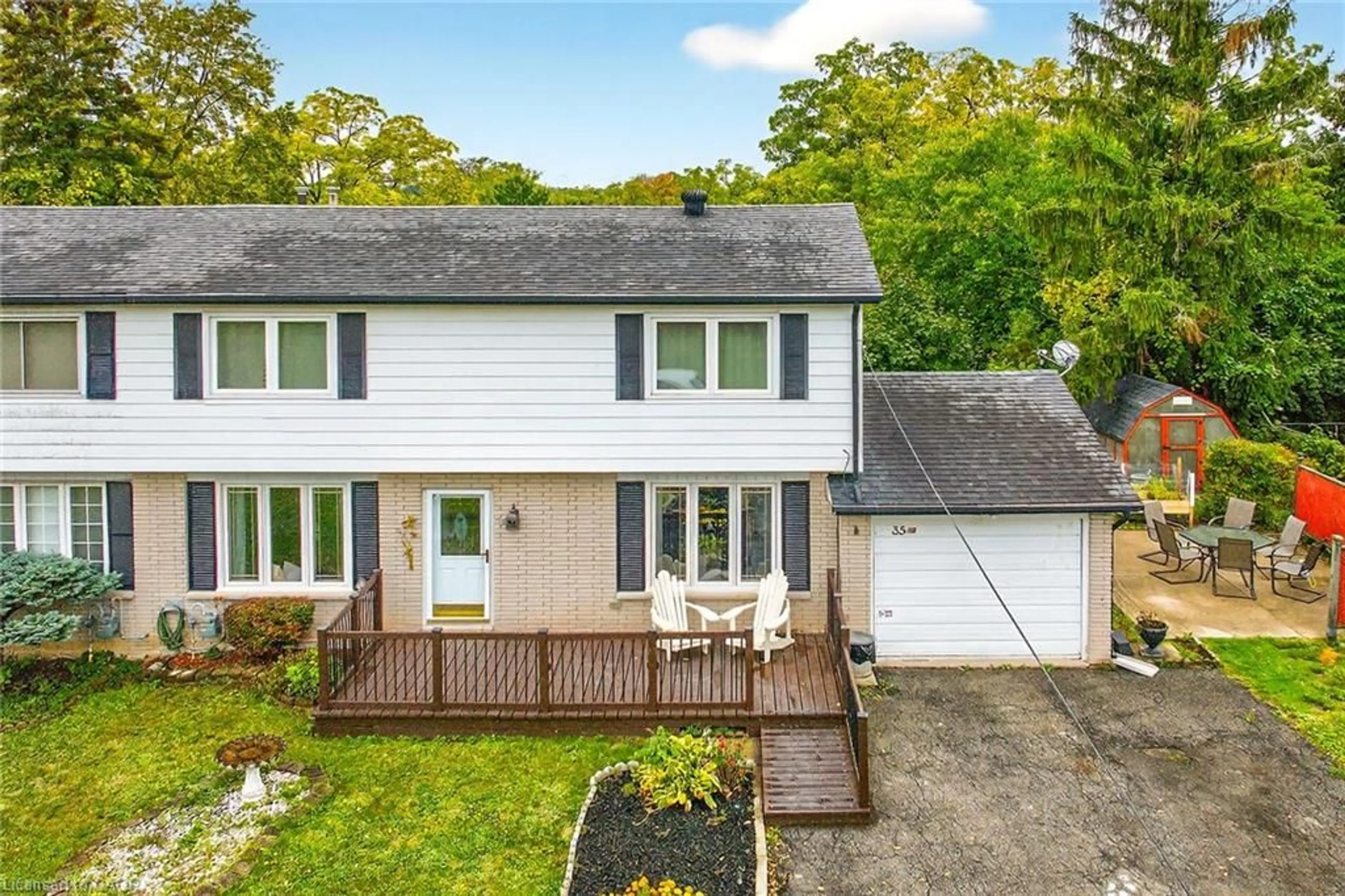 A pic from outside/outdoor area/front of a property/back of a property/a pic from drone, street for 35B Seneca St, Cayuga Ontario N0A 1E0