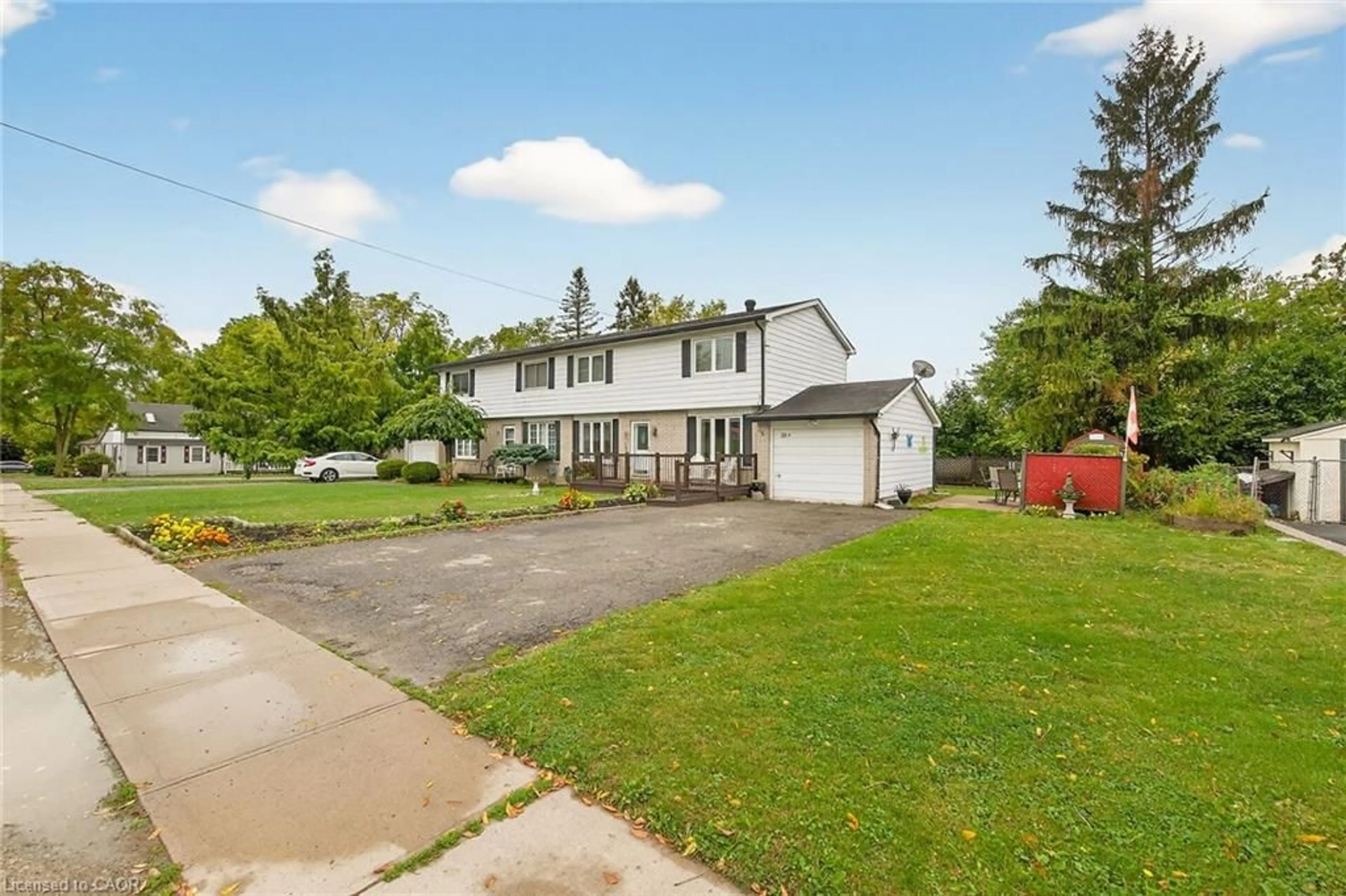 A pic from outside/outdoor area/front of a property/back of a property/a pic from drone, street for 35B Seneca St, Cayuga Ontario N0A 1E0