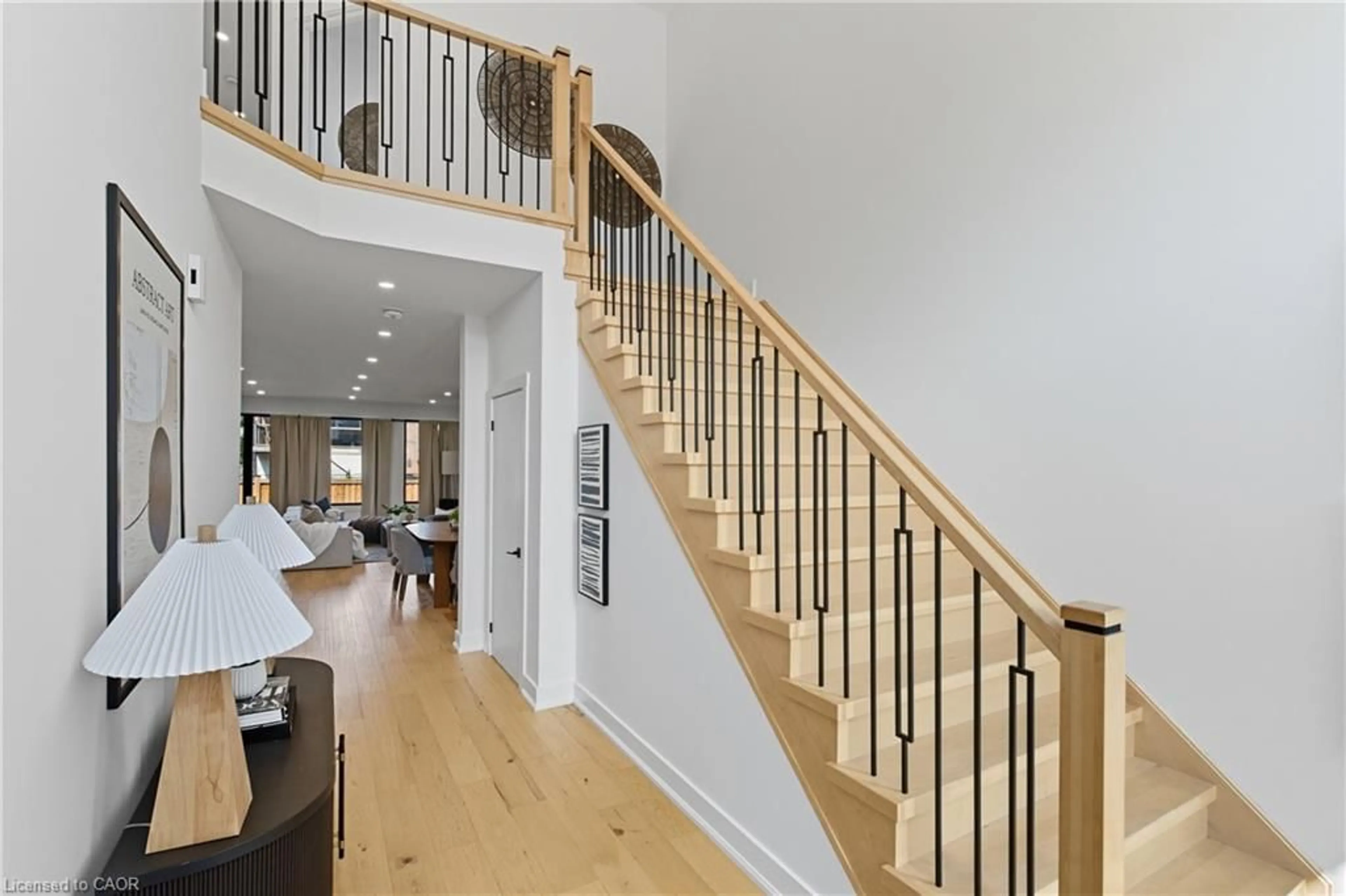 Stairs for 20 Ivy Cres, Niagara Falls Ontario L2V 0J9