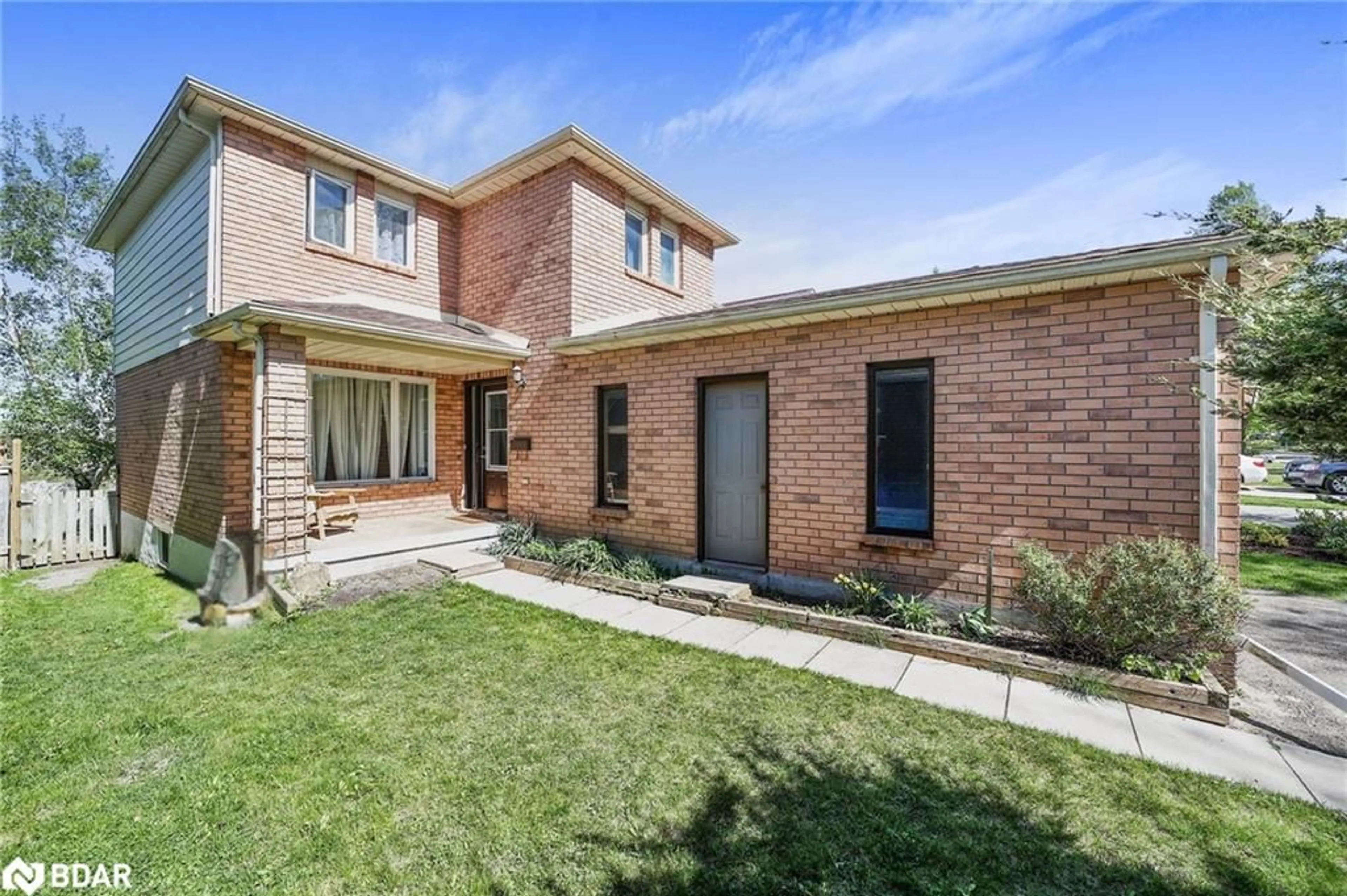 Home with brick exterior material, street for 45 Garden Dr, Barrie Ontario L4N 5T8