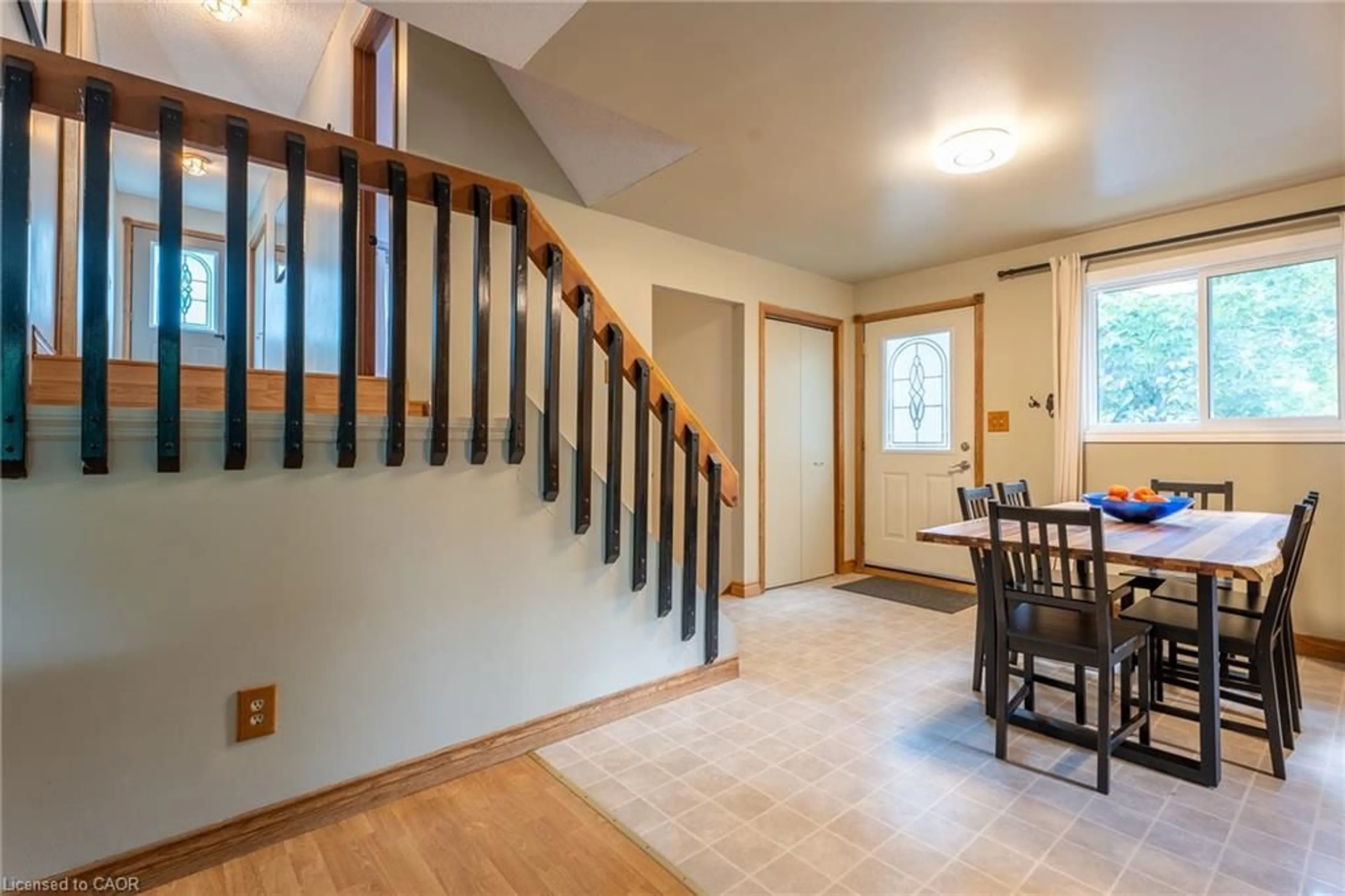 Unknown for 209 Wellington St, Fergus Ontario N1M 3E1