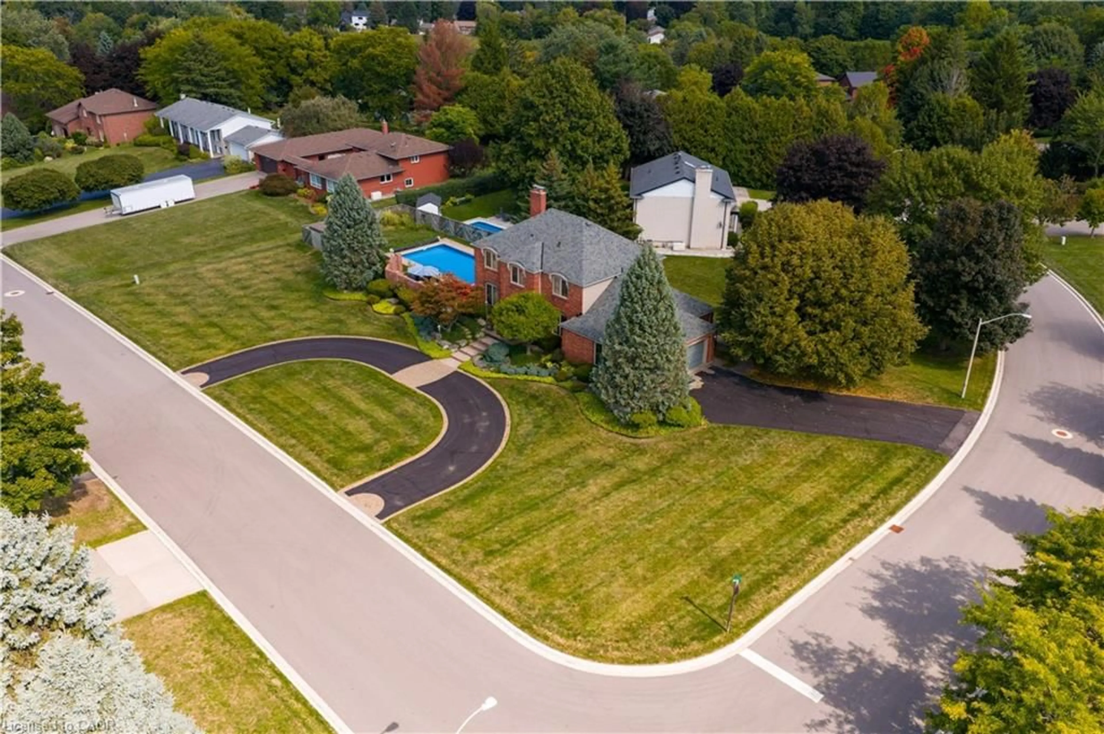 A pic from outside/outdoor area/front of a property/back of a property/a pic from drone, street for 55 Kirby Ave, Flamborough Ontario L9H 6H6