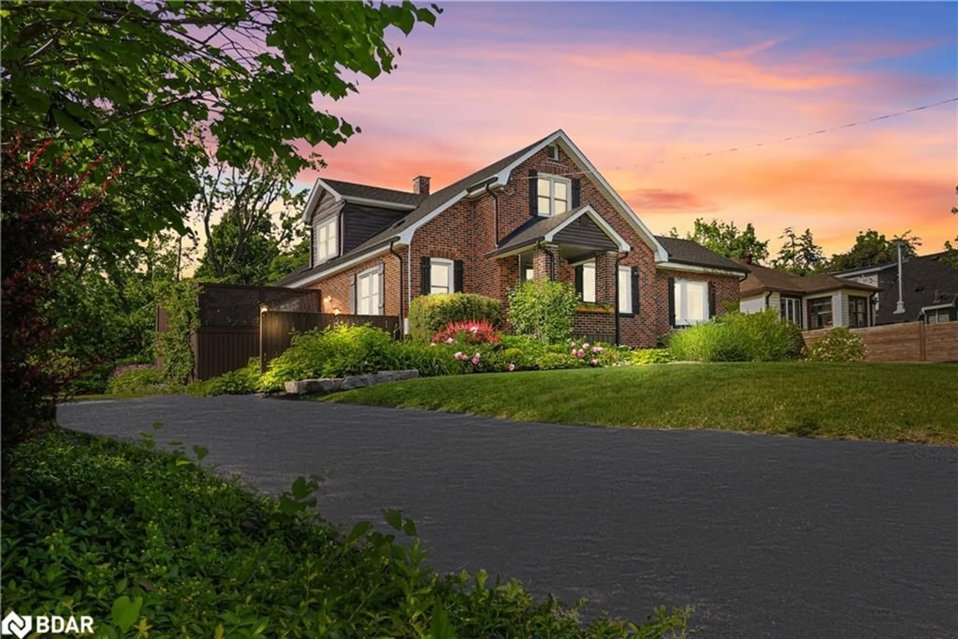 Home with brick exterior material, street for 36 Dalton St, Barrie Ontario L4N 1M3
