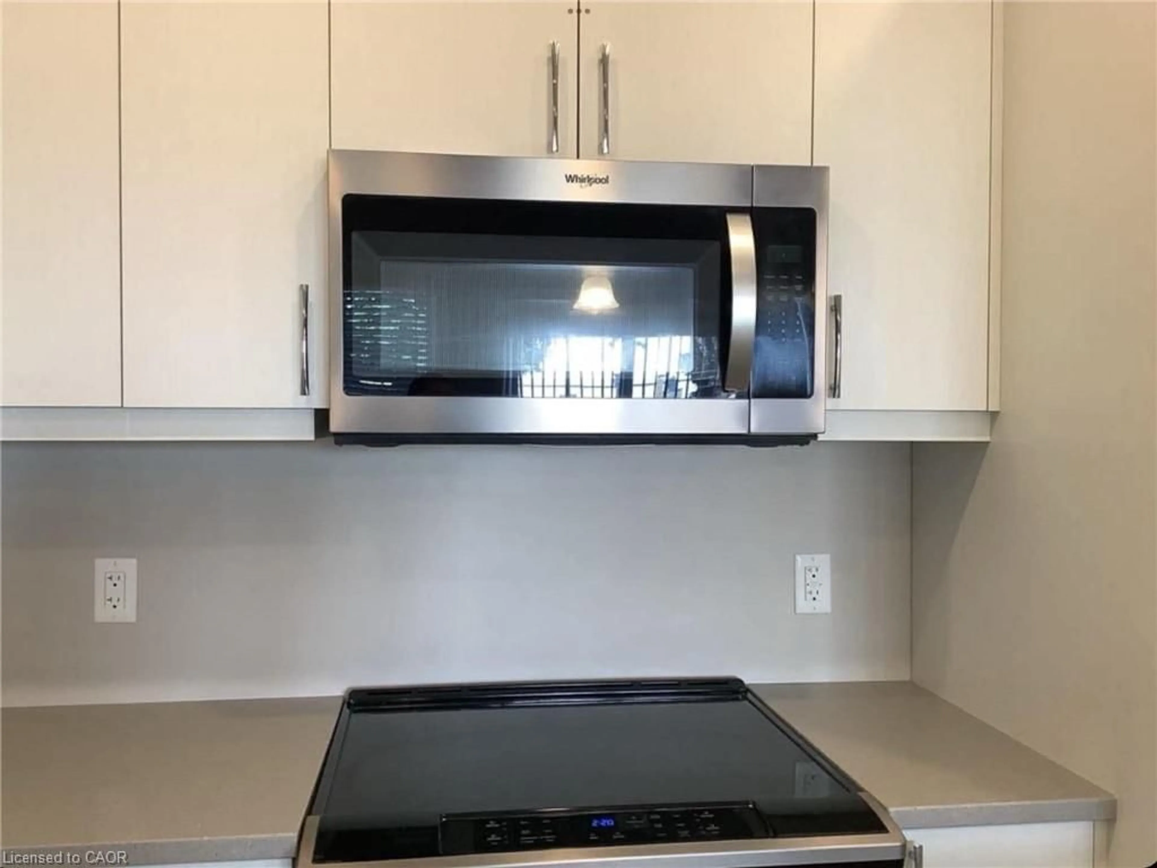 Standard kitchen, unknown for 360 Quarter Tline #605, Tillsonburg Ontario N4G 0H7