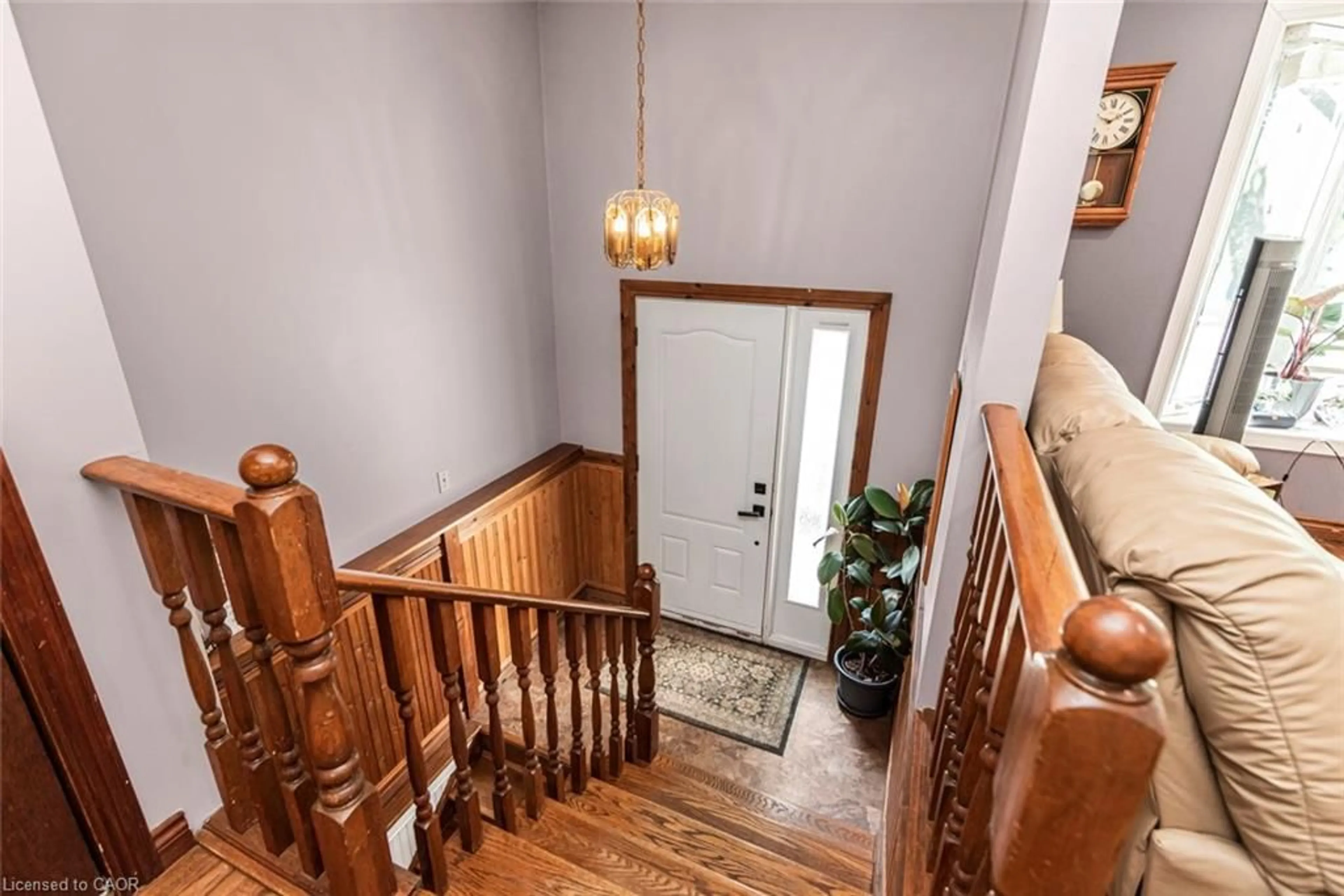 Indoor foyer for 3309 Tallman Dr, Vineland Ontario L0R 2C0