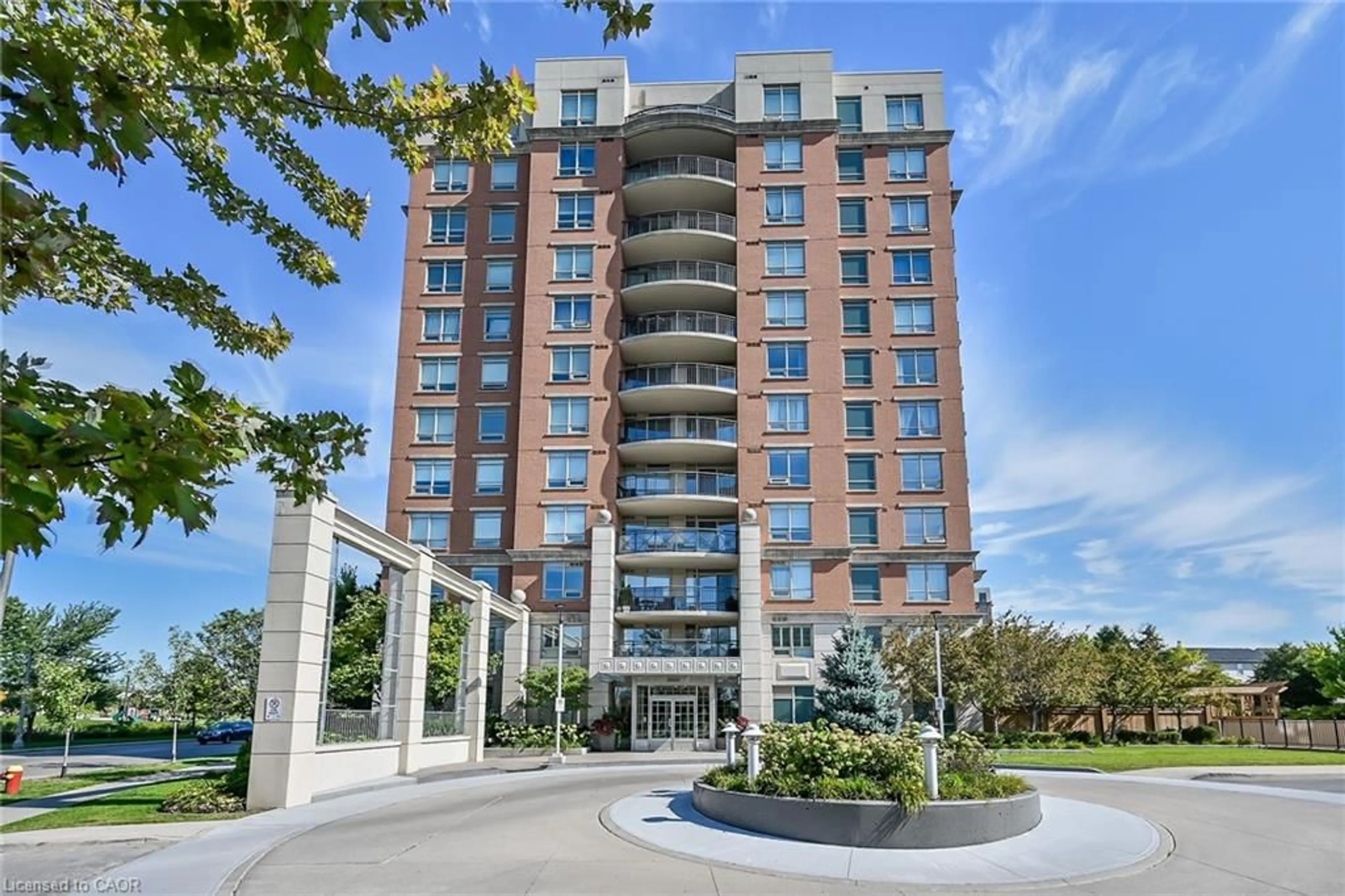 Indoor foyer for 2365 Central Park Dr #601, Oakville Ontario L6H 0C7
