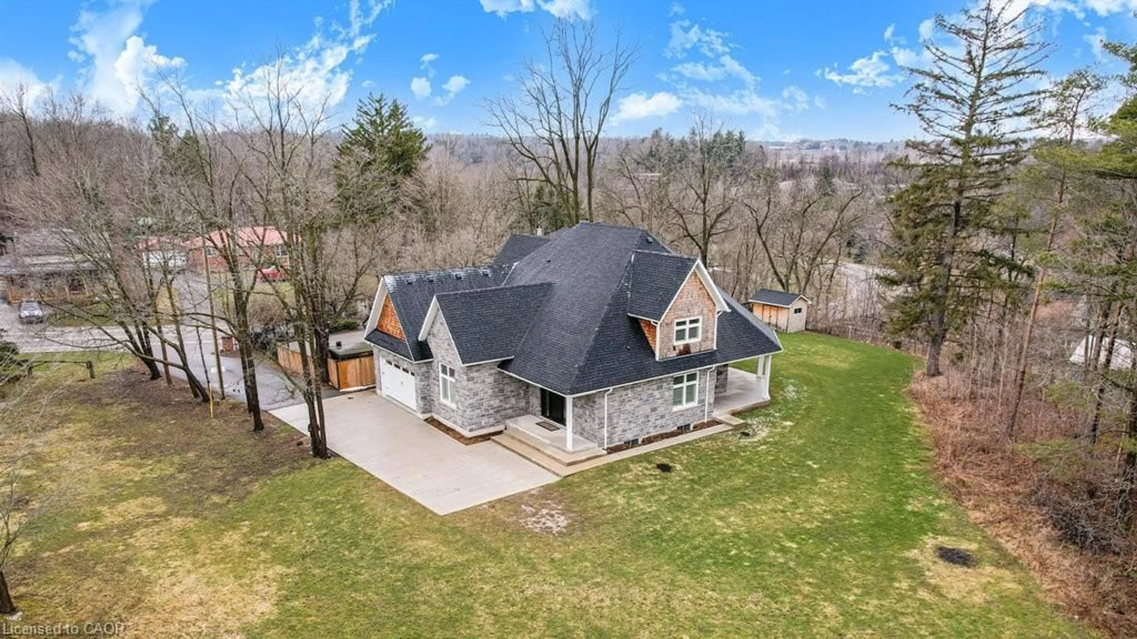 A pic from outside/outdoor area/front of a property/back of a property/a pic from drone, unknown for 6121 Guelph Line, Burlington Ontario L7P 0A6