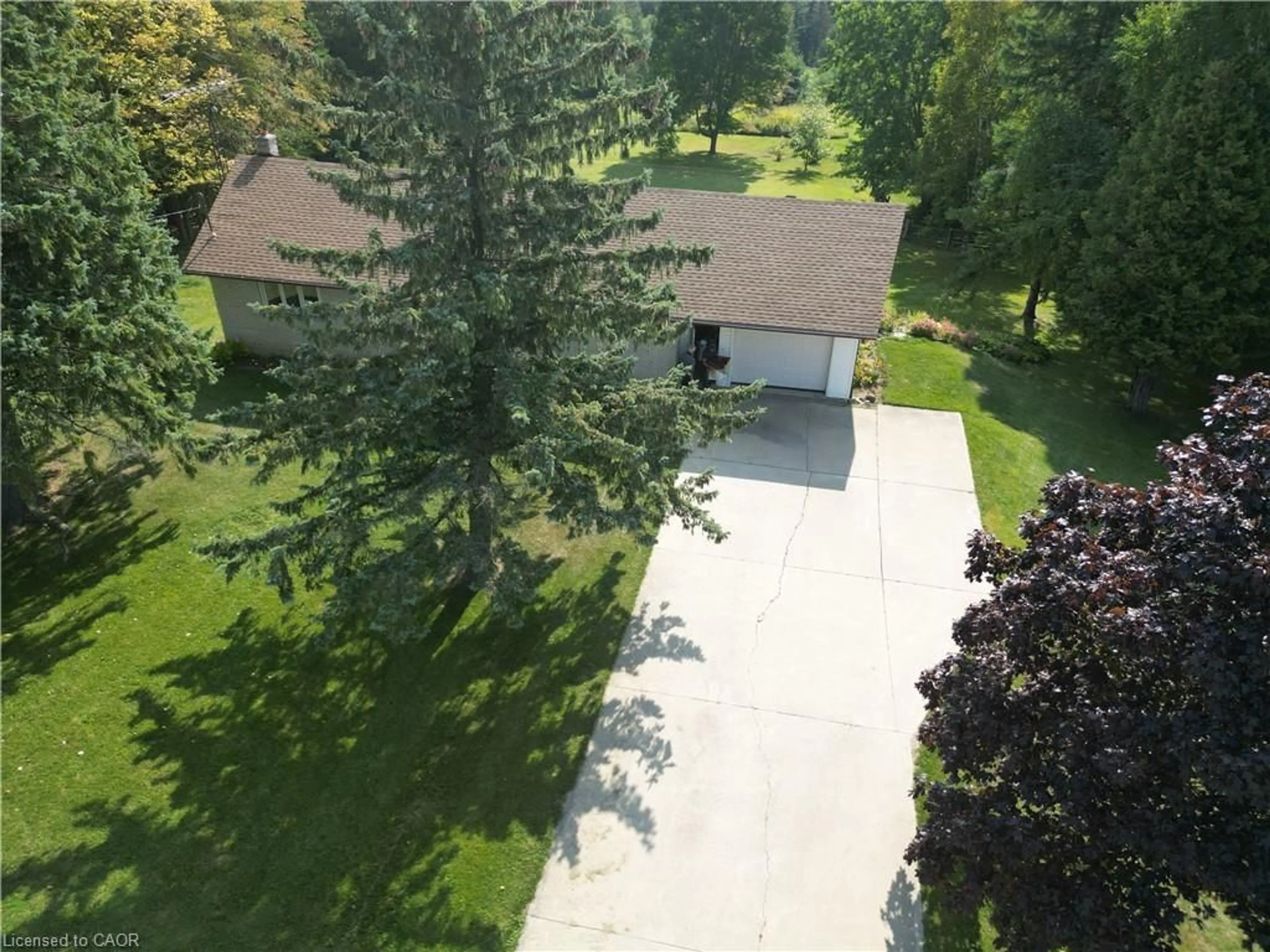 A pic from outside/outdoor area/front of a property/back of a property/a pic from drone, street for 7321 Wellington Rd 11, Drayton Ontario N0G 1P0