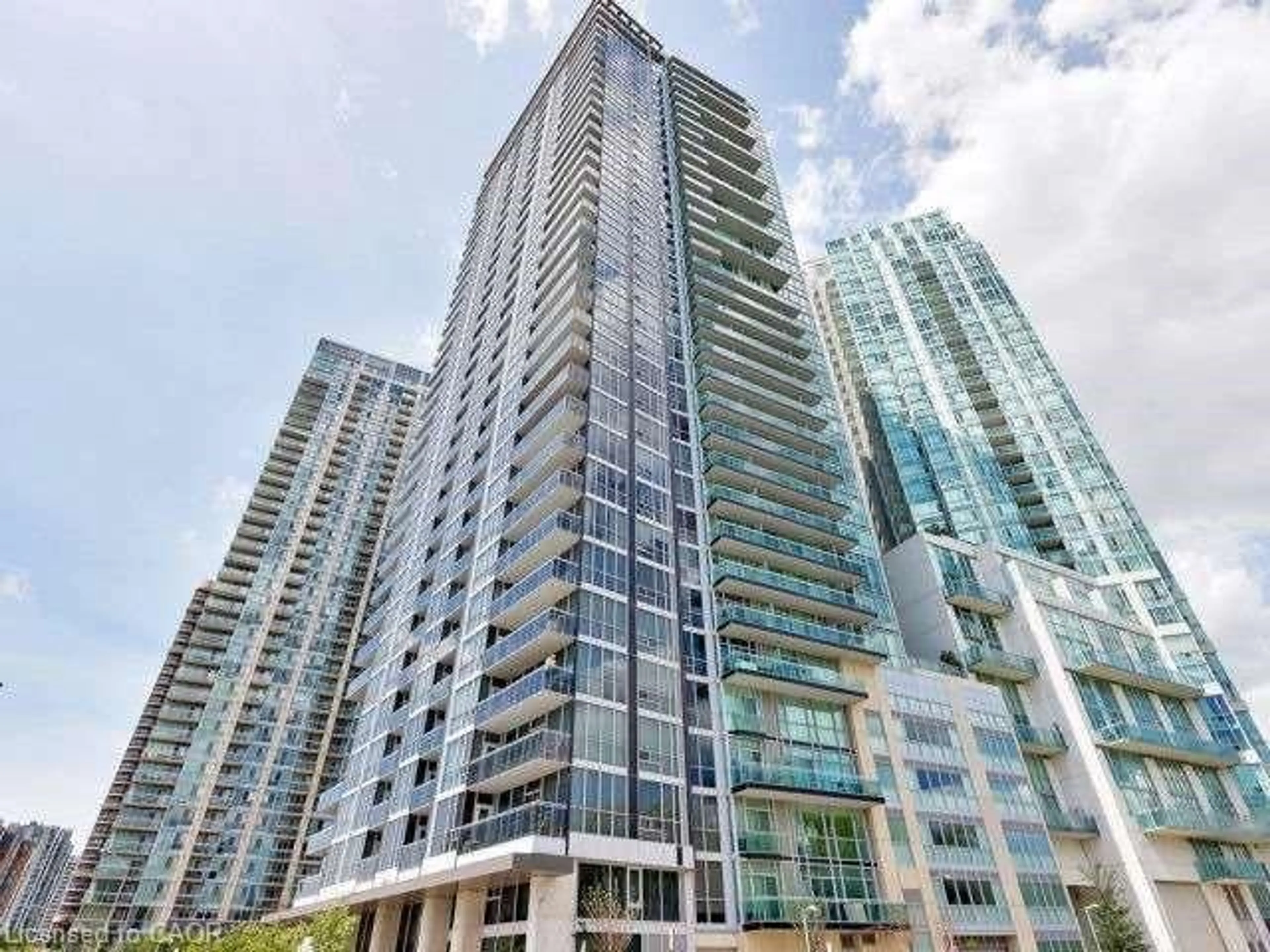 Indoor foyer for 223 Webb Dr #908, Mississauga Ontario L5B 0E8