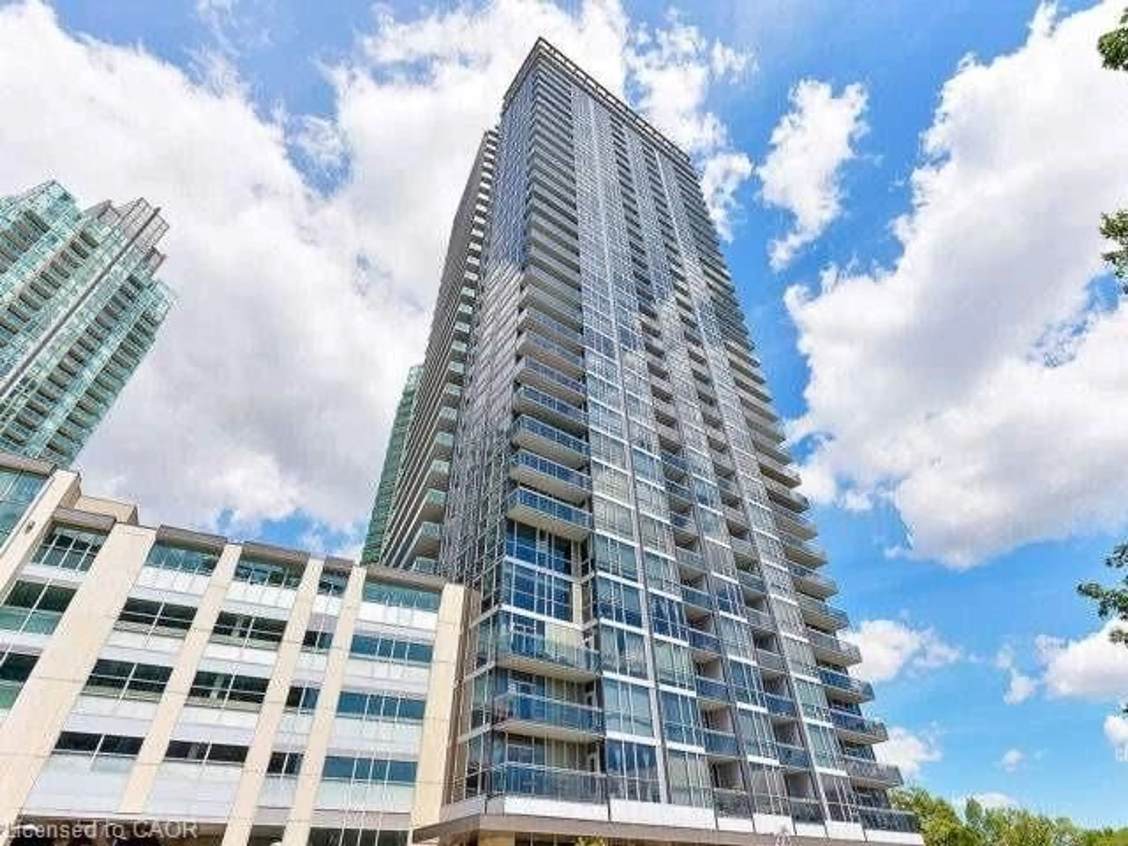 Indoor foyer for 223 Webb Dr #908, Mississauga Ontario L5B 0E8