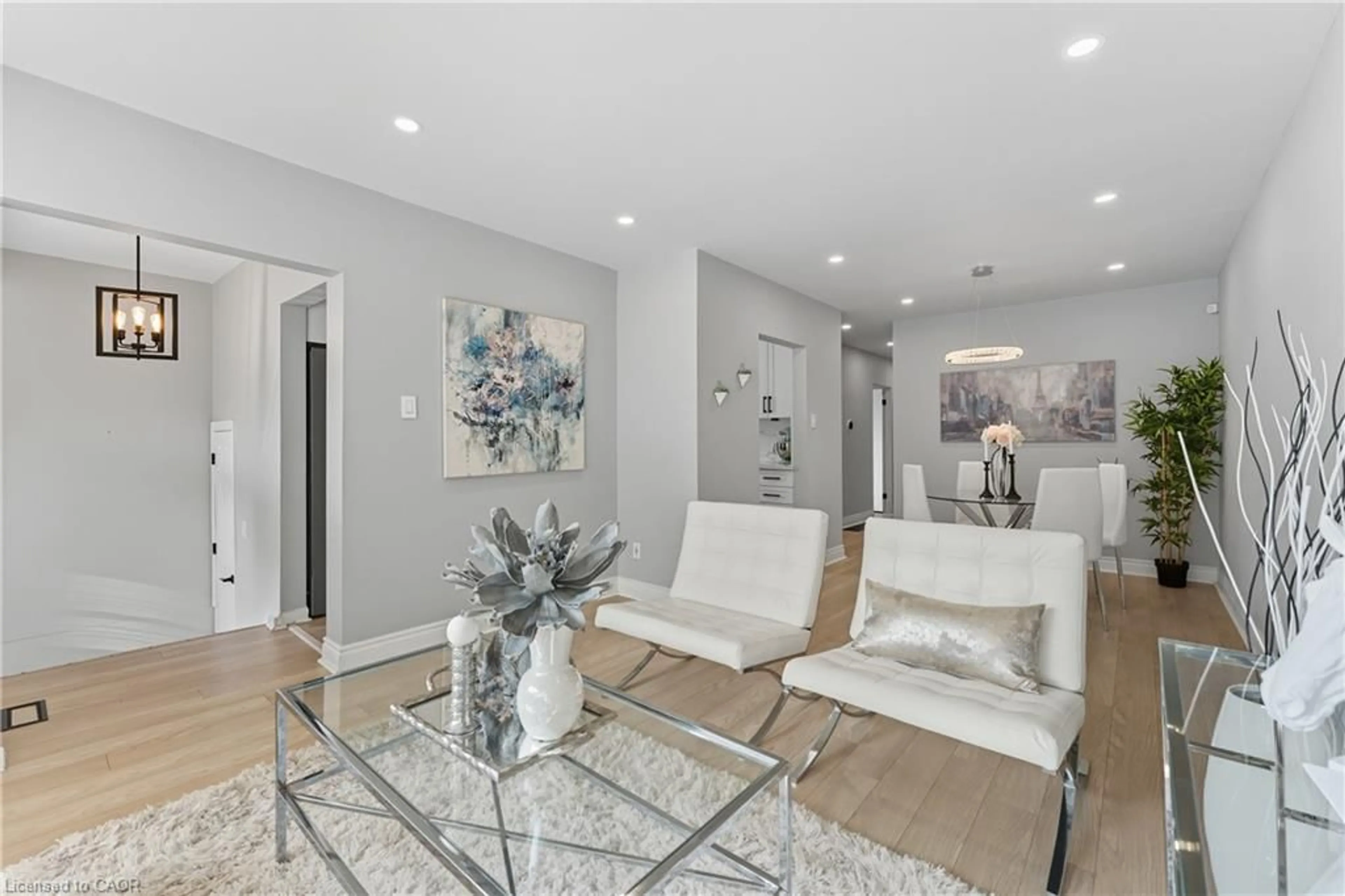Living room with furniture, unknown for 265 Penn Ave, Newmarket Ontario L3Y 2S4