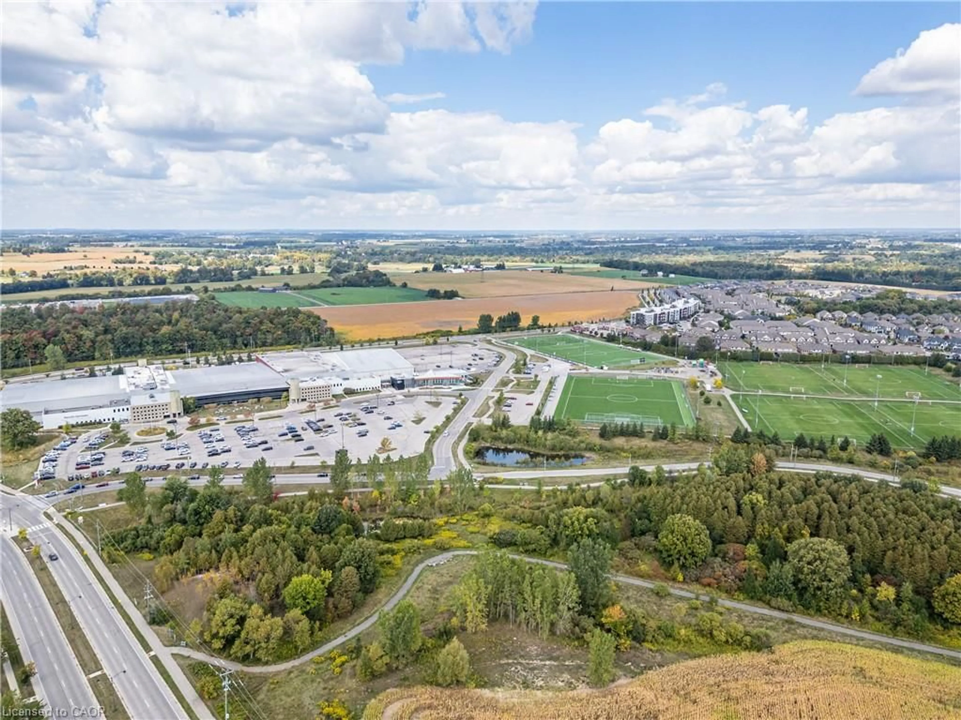 A pic from outside/outdoor area/front of a property/back of a property/a pic from drone, mountain view for 806 Grand Banks Dr, Waterloo Ontario N2K 4N6