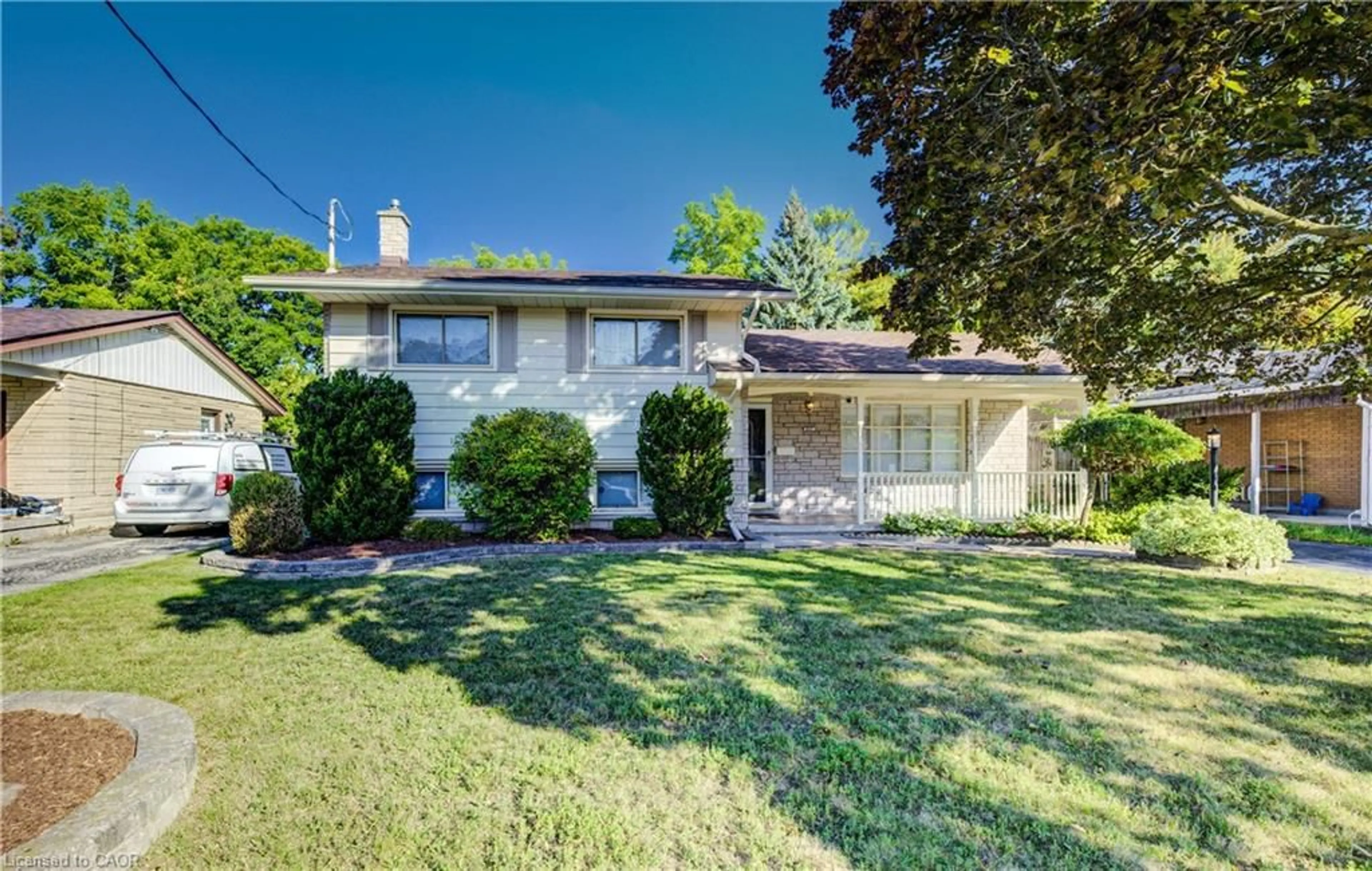Home with brick exterior material, street for 211 Village Rd, Kitchener Ontario N2M 4L3