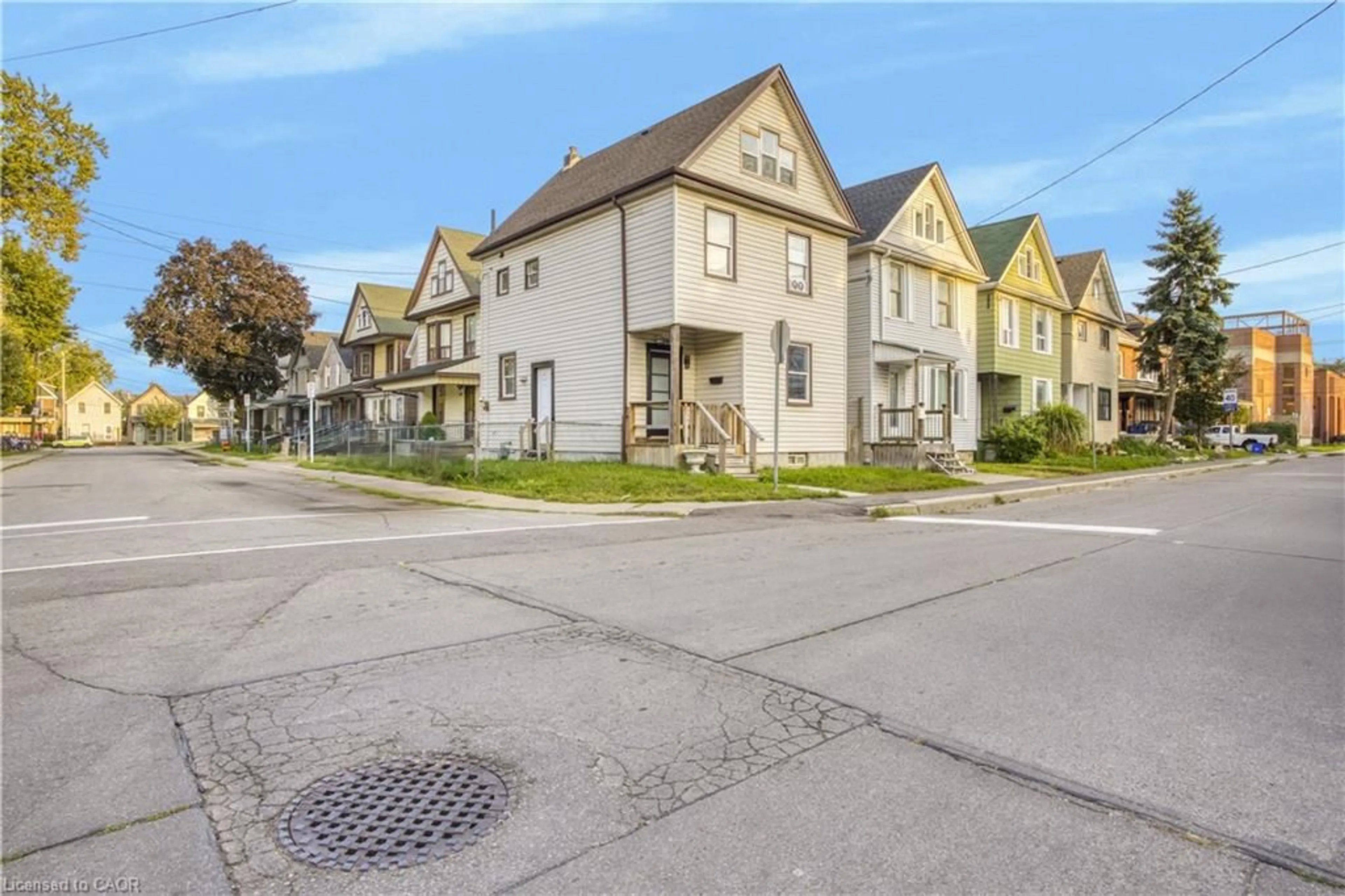 Unknown for 130 Stirton St, Hamilton Ontario L8L 6G2