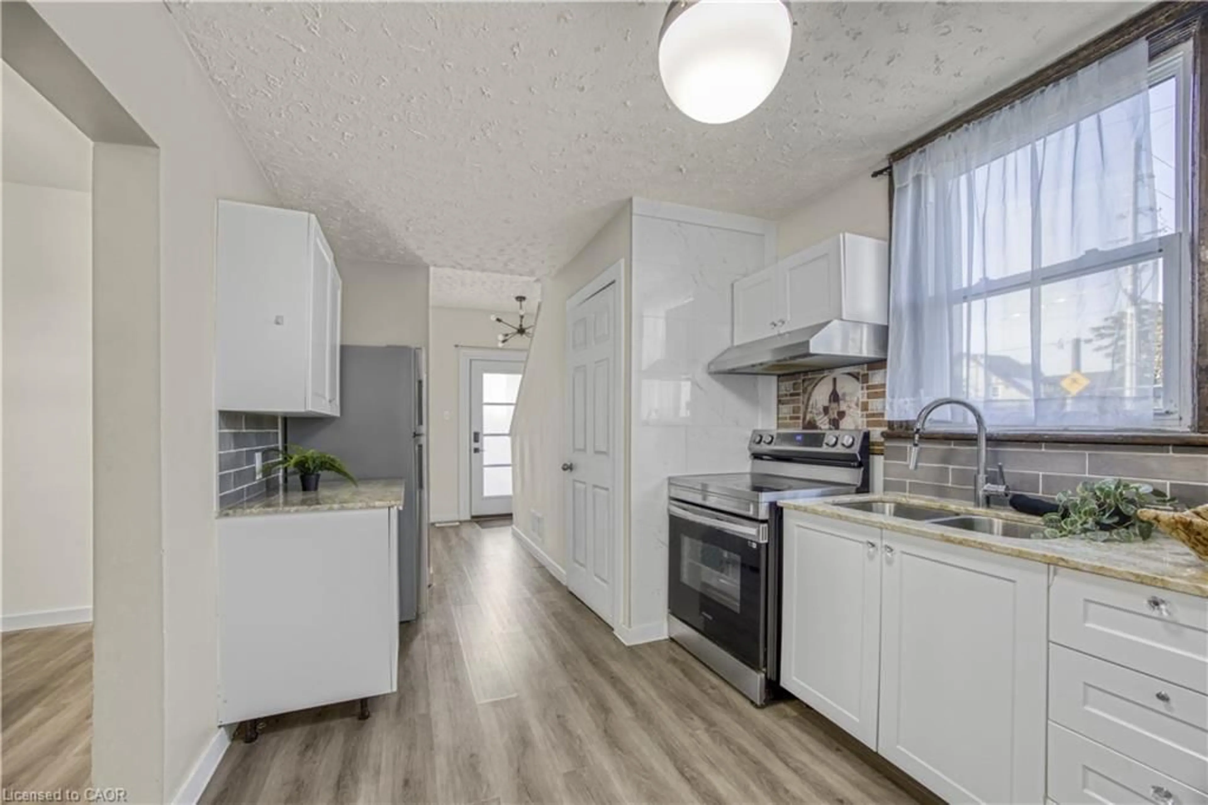 Open concept kitchen, unknown for 130 Stirton St, Hamilton Ontario L8L 6G2