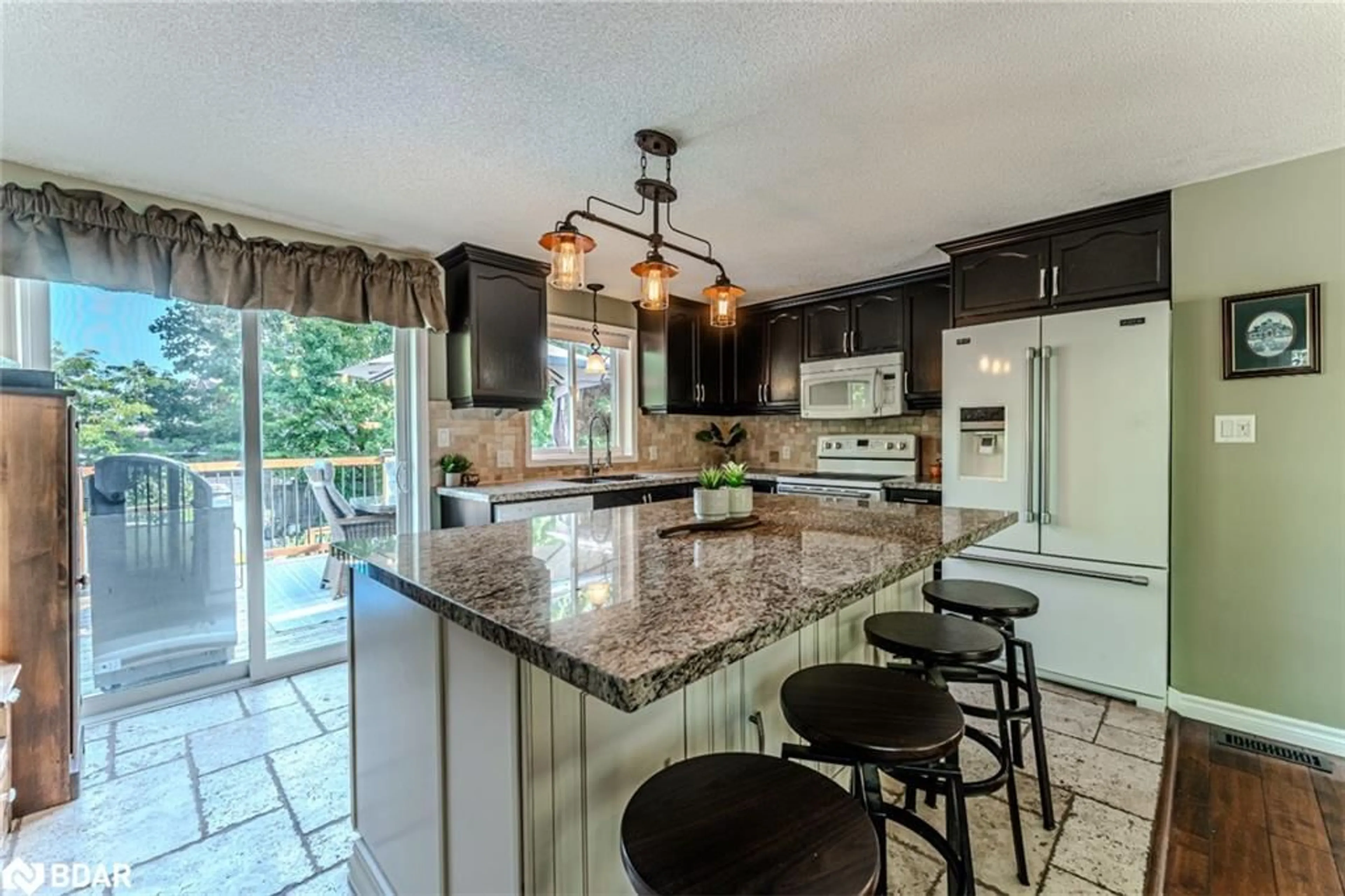 Open concept kitchen, ceramic/tile floor for 1 Wessenger Dr, Barrie Ontario L4N 8R8