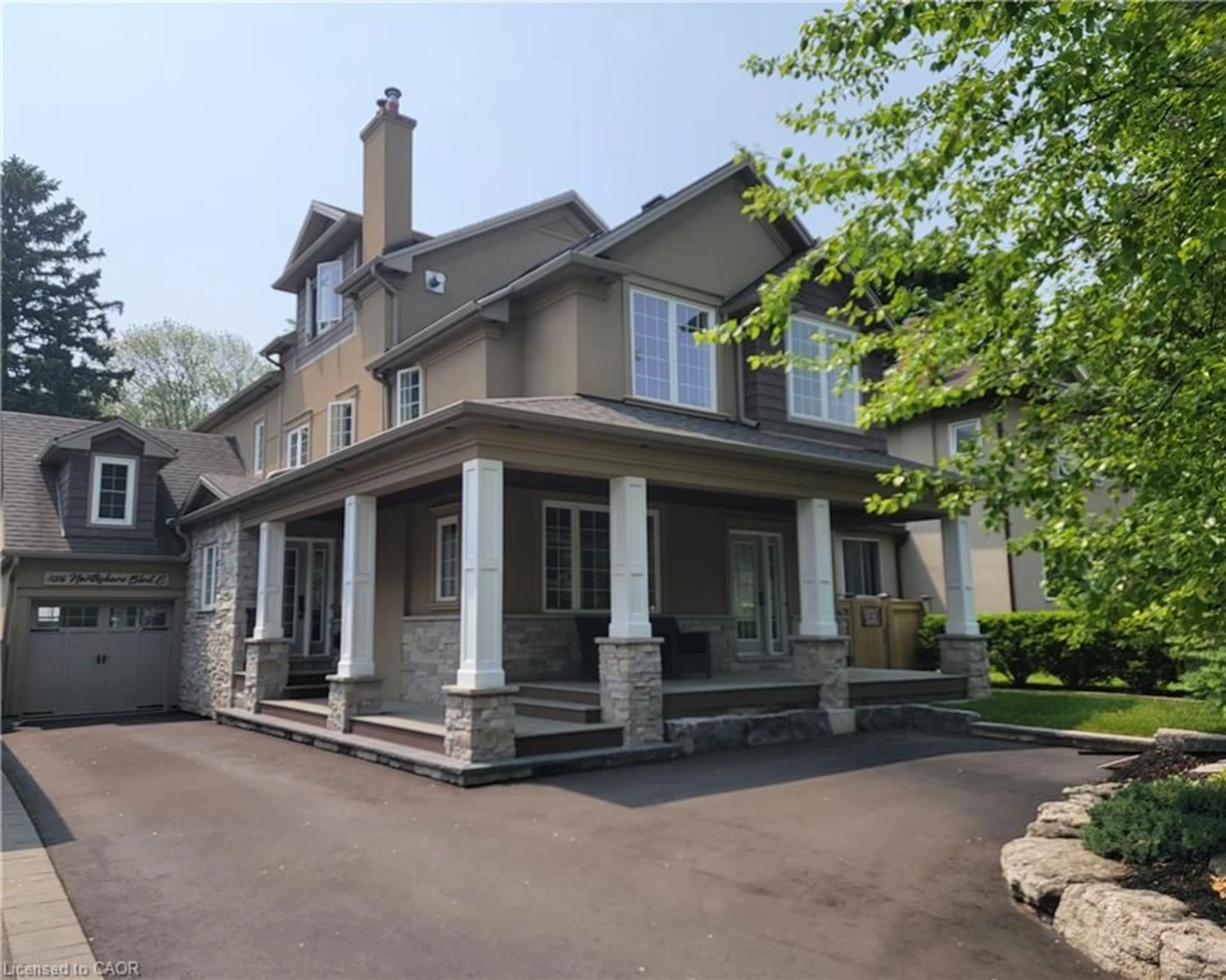 Home with brick exterior material, street for 1016 North Shore Blvd, Burlington Ontario L7T 1X7