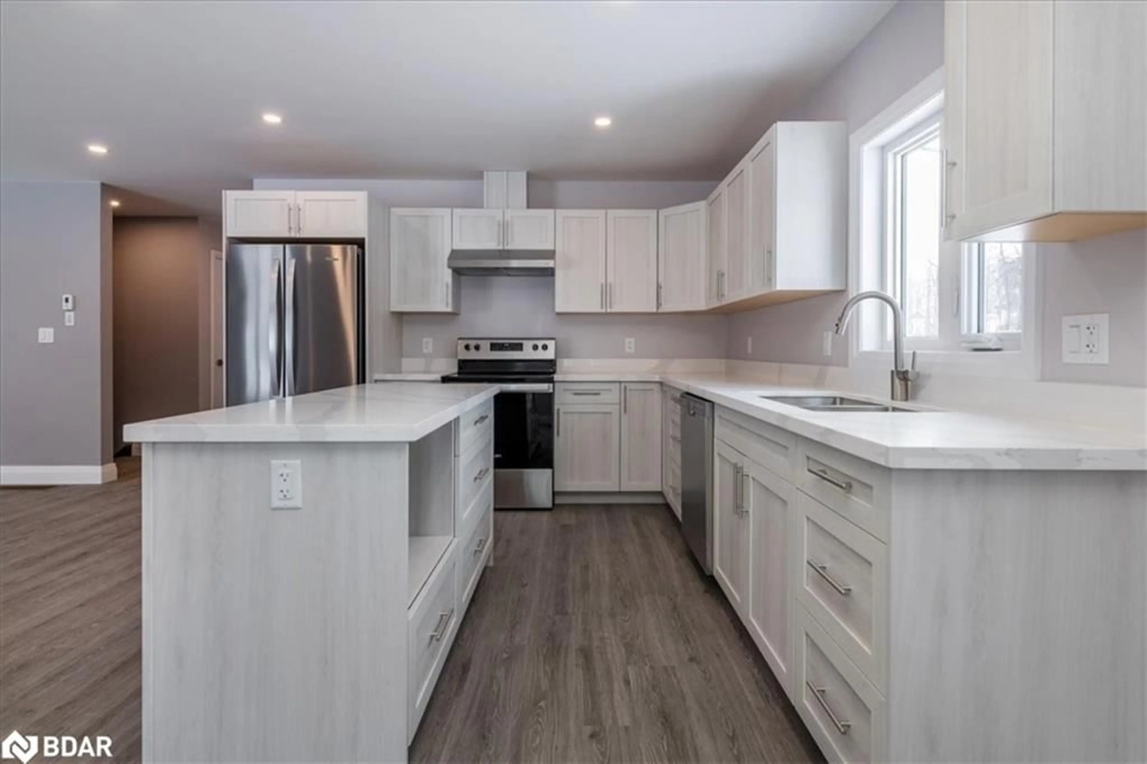 Open concept kitchen, unknown for 145 Pine St, Gravenhurst Ontario P1P 1B1