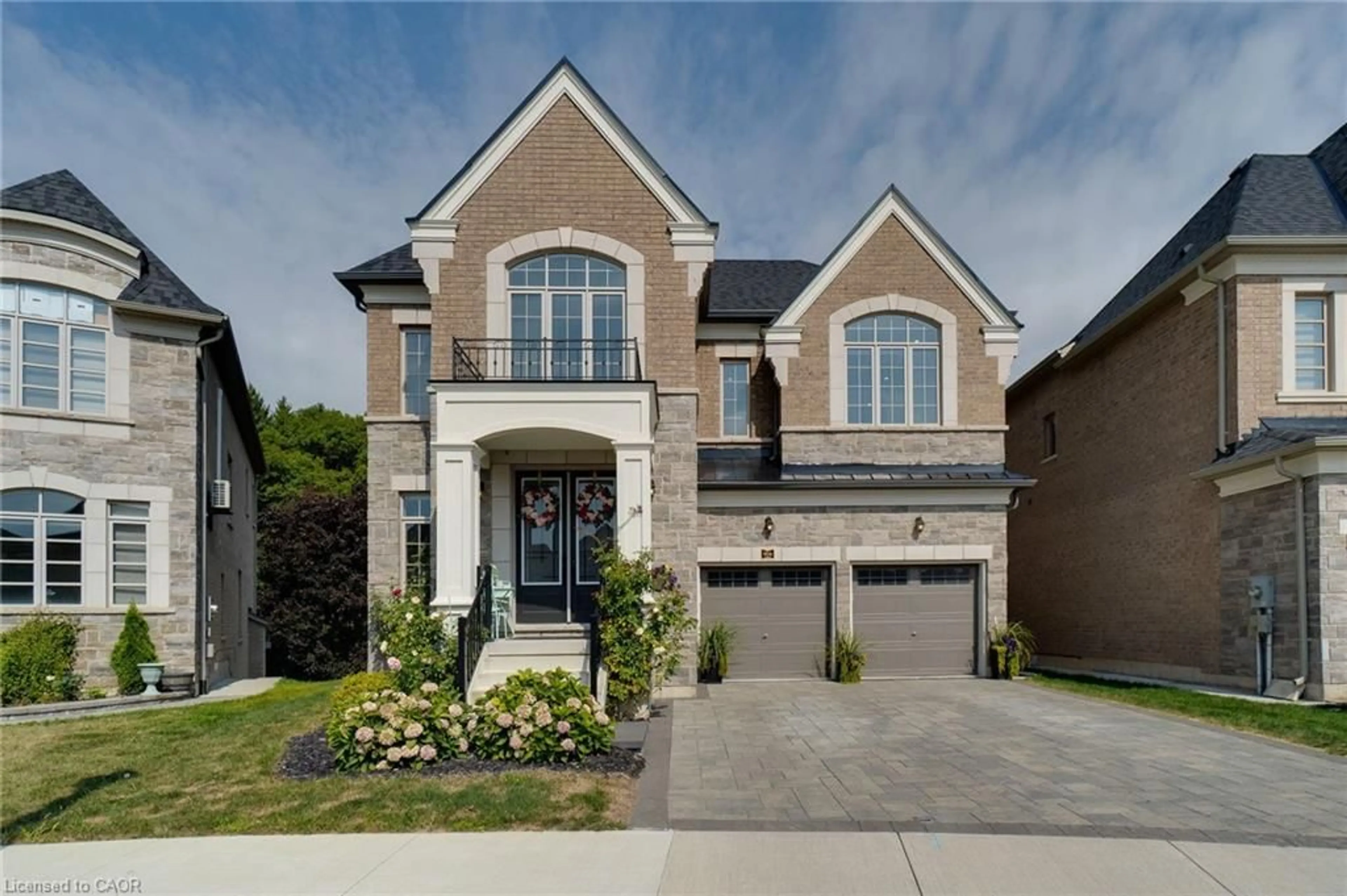 Home with brick exterior material, street for 904 Forest Creek Court Crt, Kitchener Ontario N2R 0M6