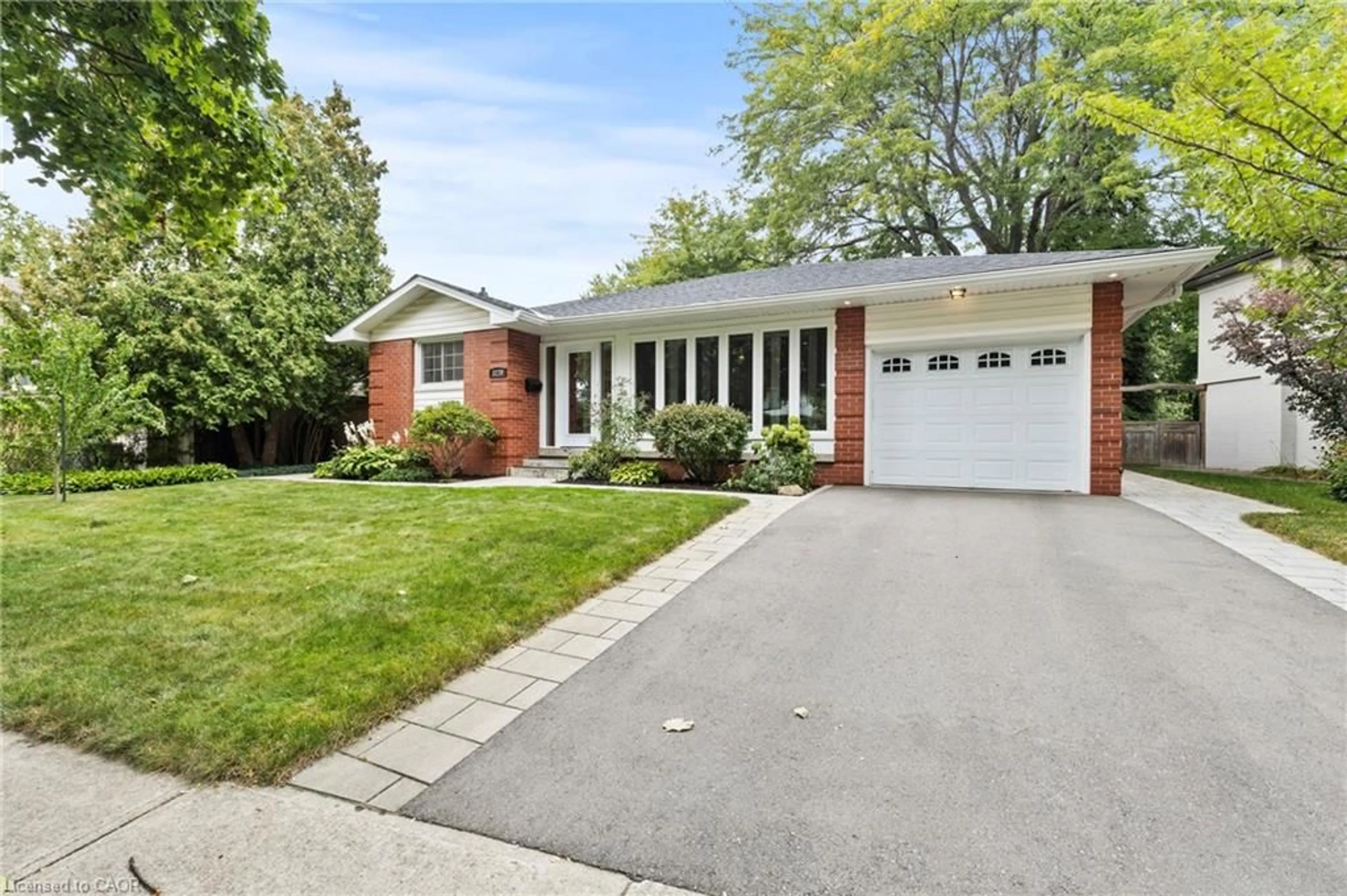 Home with brick exterior material, street for 3239 Sprucehill Ave, Burlington Ontario L7N 2G9