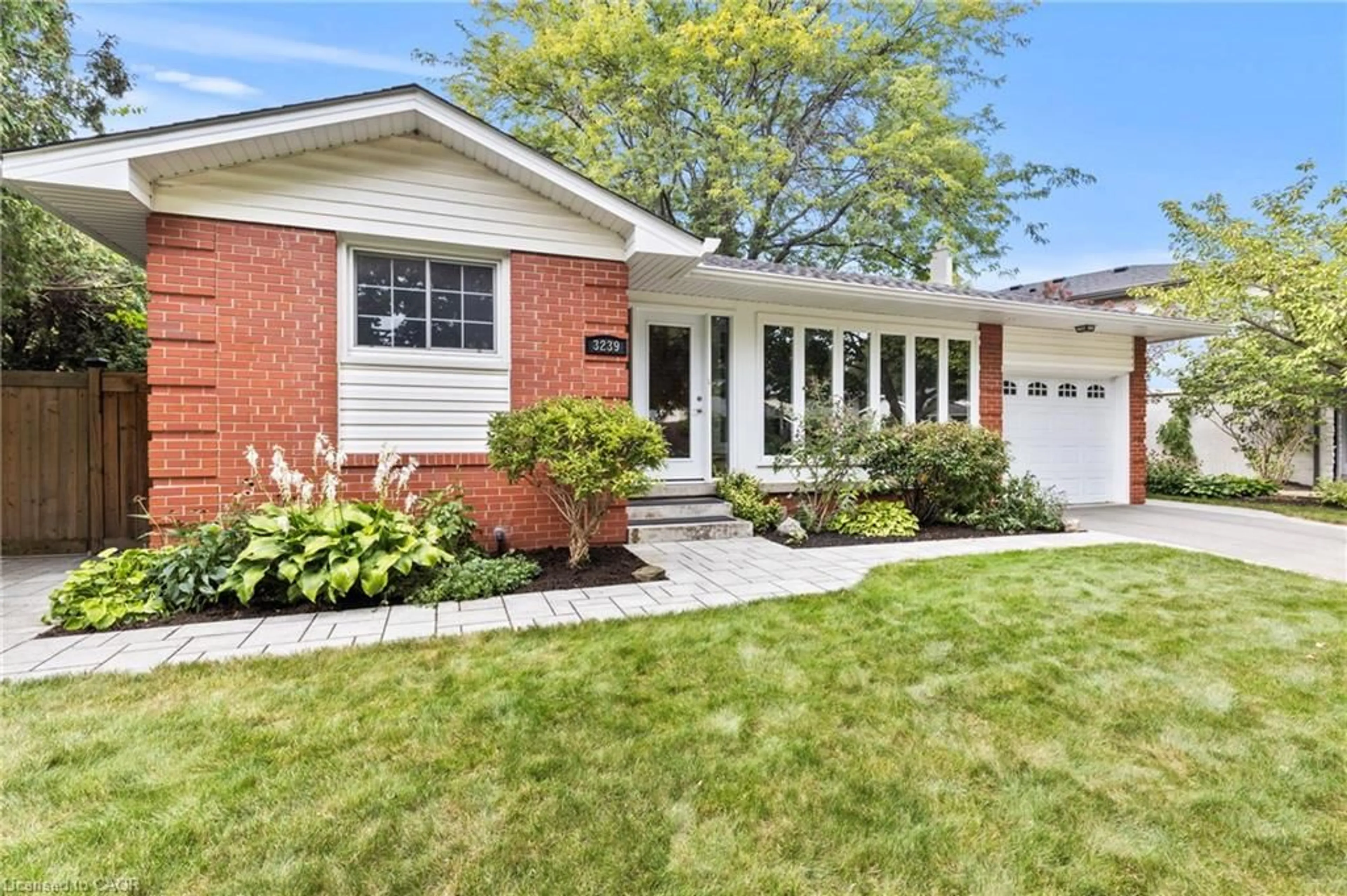 Home with brick exterior material, street for 3239 Sprucehill Ave, Burlington Ontario L7N 2G9