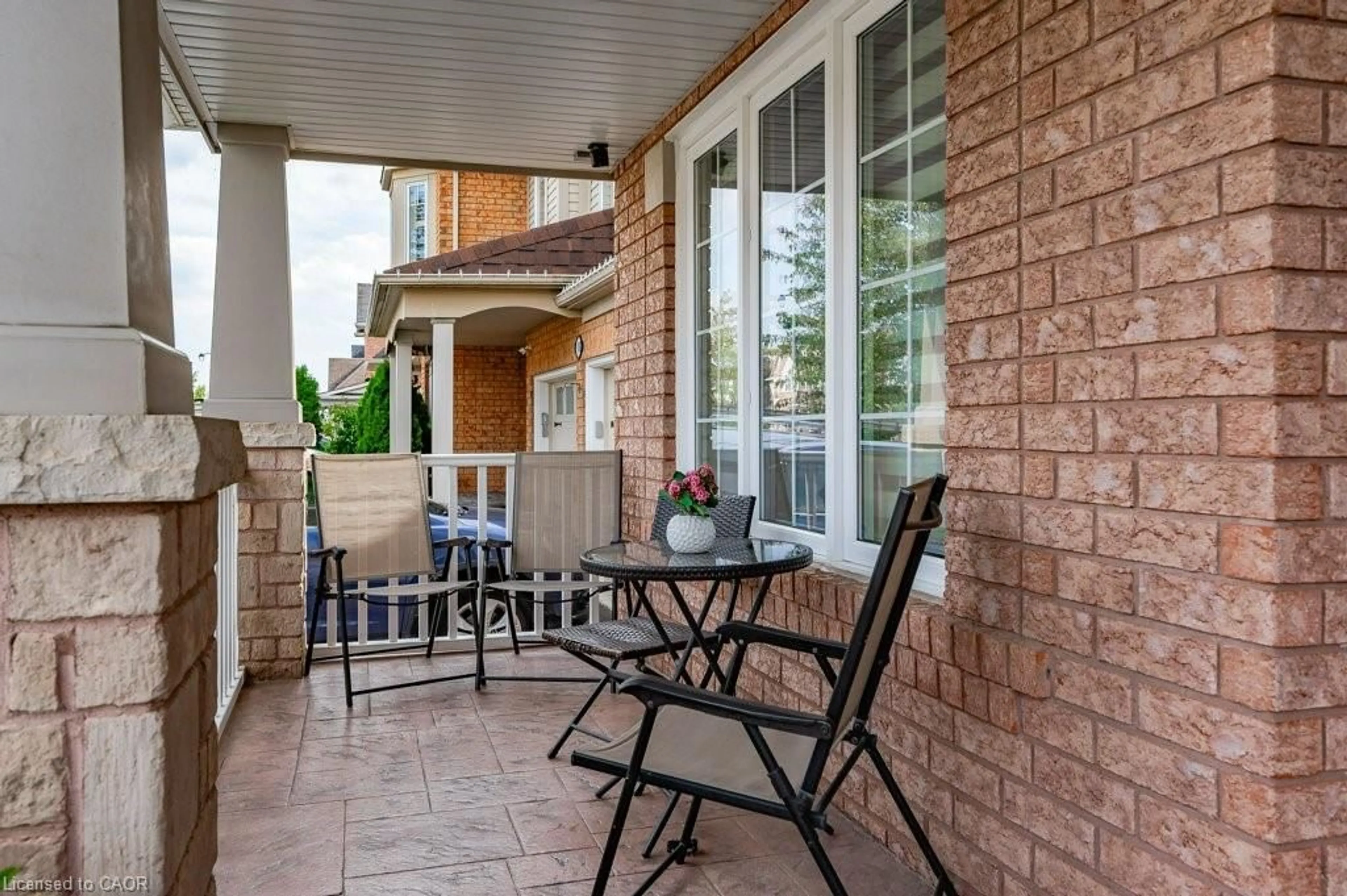Patio, street for 20 Bonavista Dr, Brampton Ontario L6X 0N2