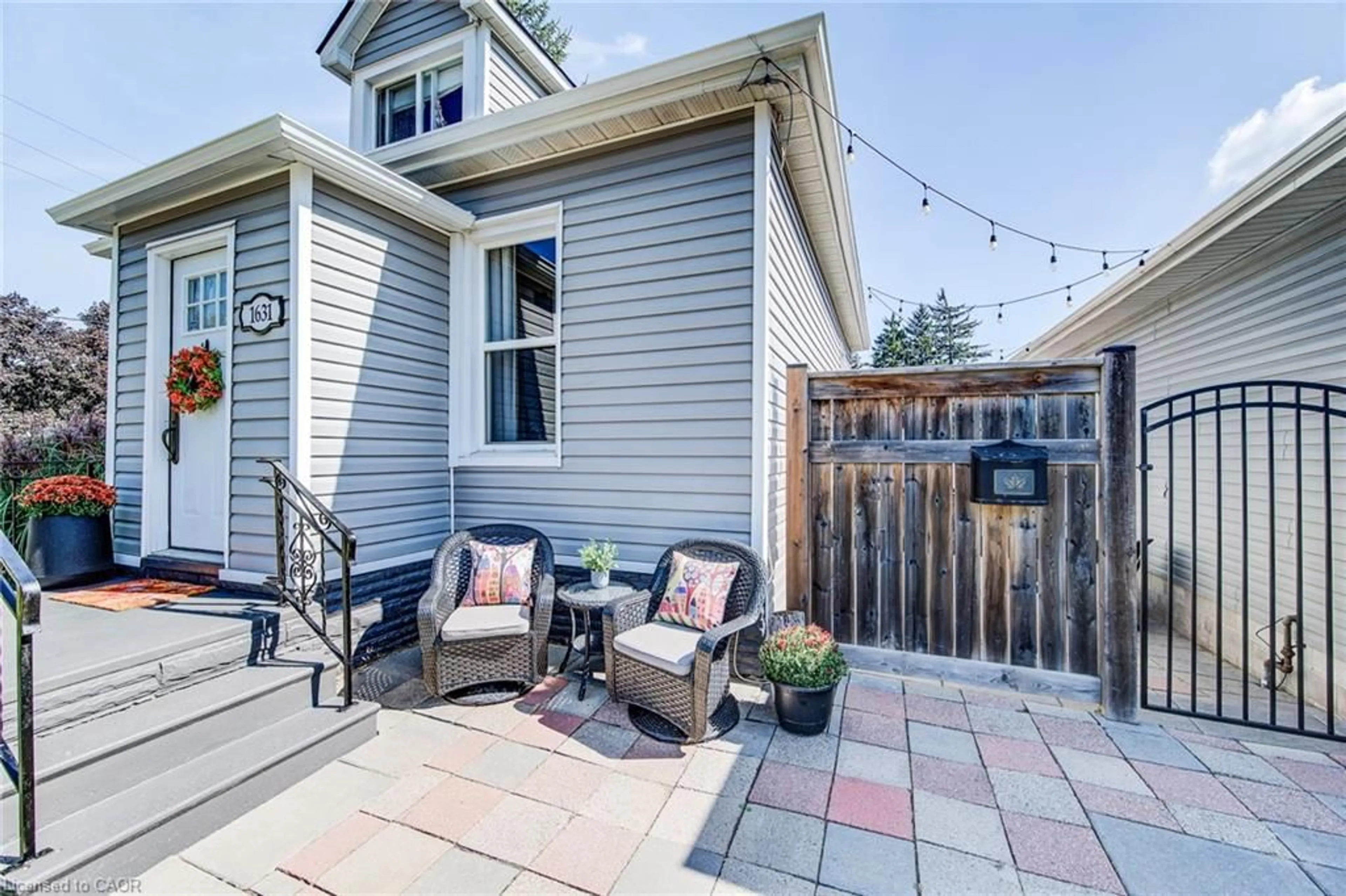 Patio, street for 1631 Franklin Blvd, Cambridge Ontario N3C 1P5