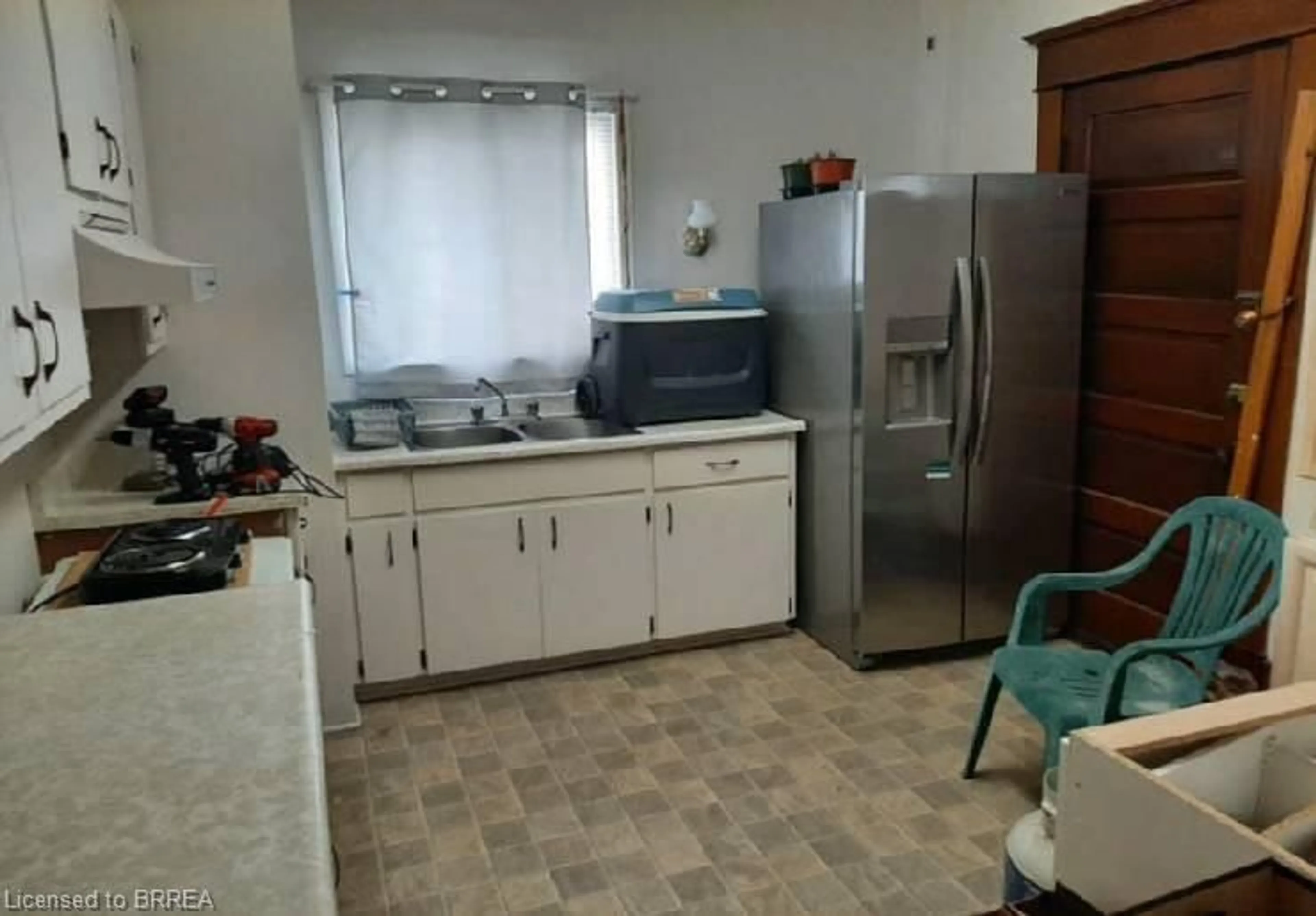 Standard kitchen, ceramic/tile floor for 60 Lynnwood Ave, Simcoe Ontario N3Y 2V6