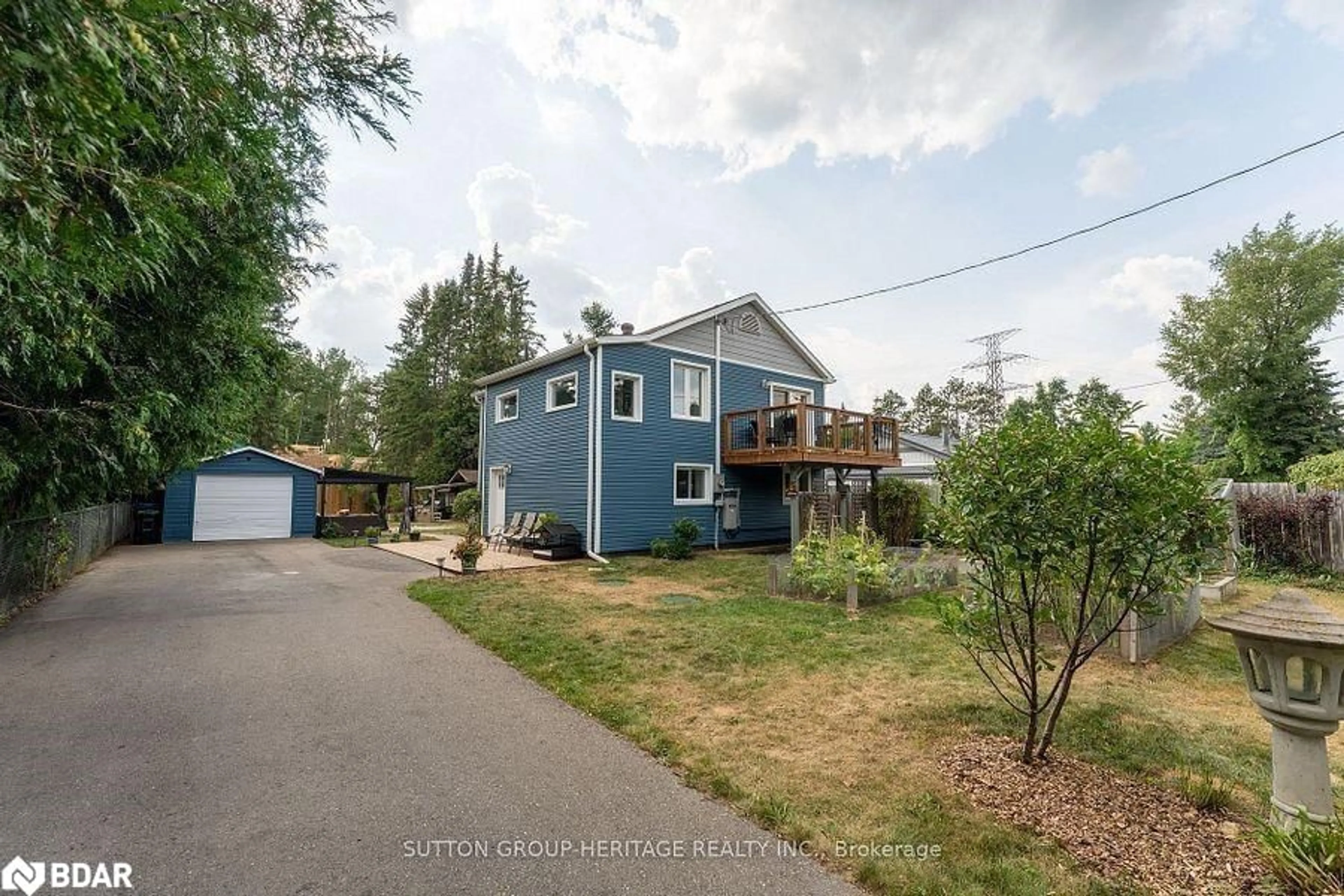 A pic from outside/outdoor area/front of a property/back of a property/a pic from drone, street for 3660 Baldwick Lane, Springwater Ontario L0M 1T0