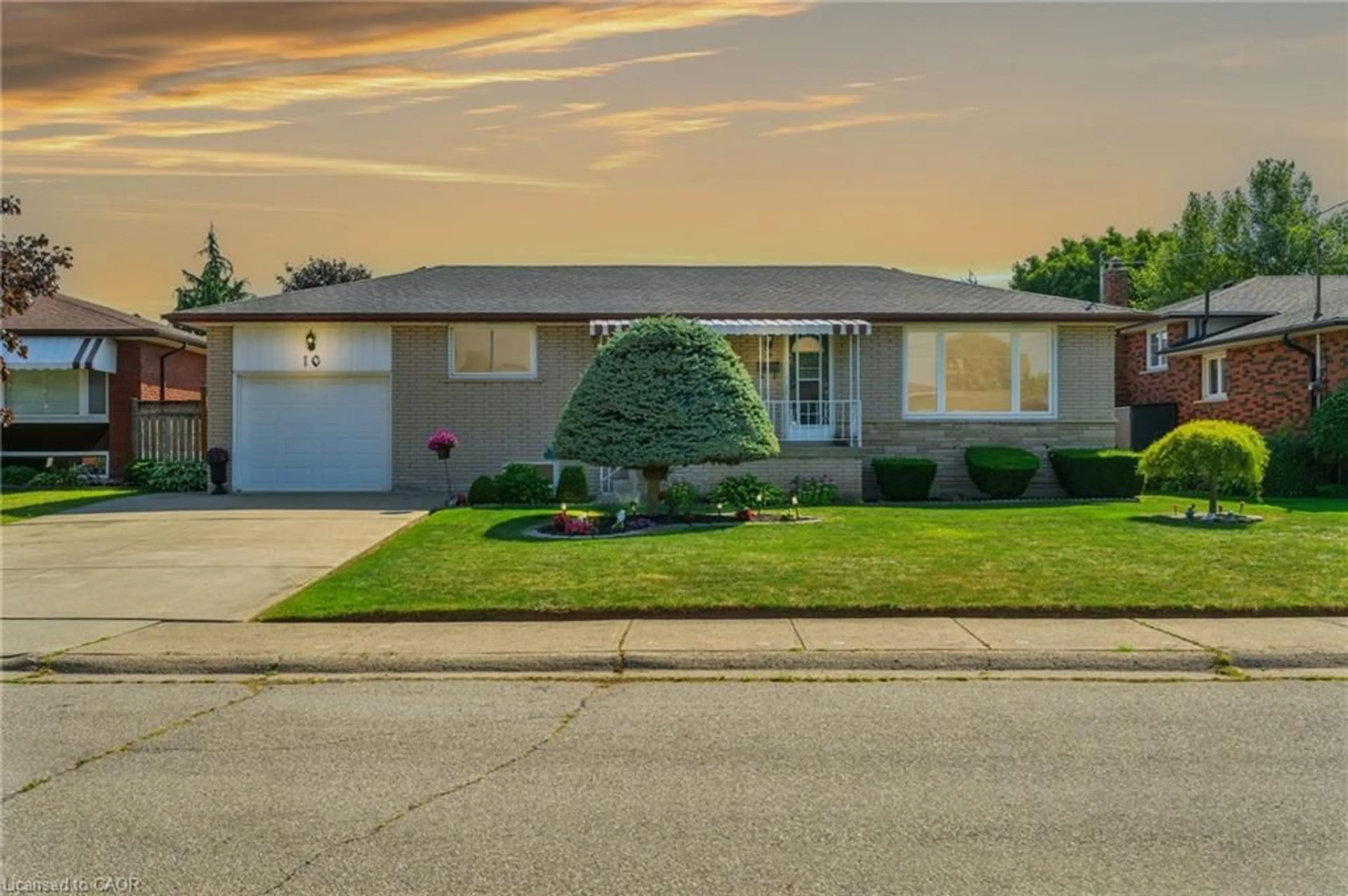 Unknown for 10 Rose Cres, Hamilton Ontario L8G 3W7