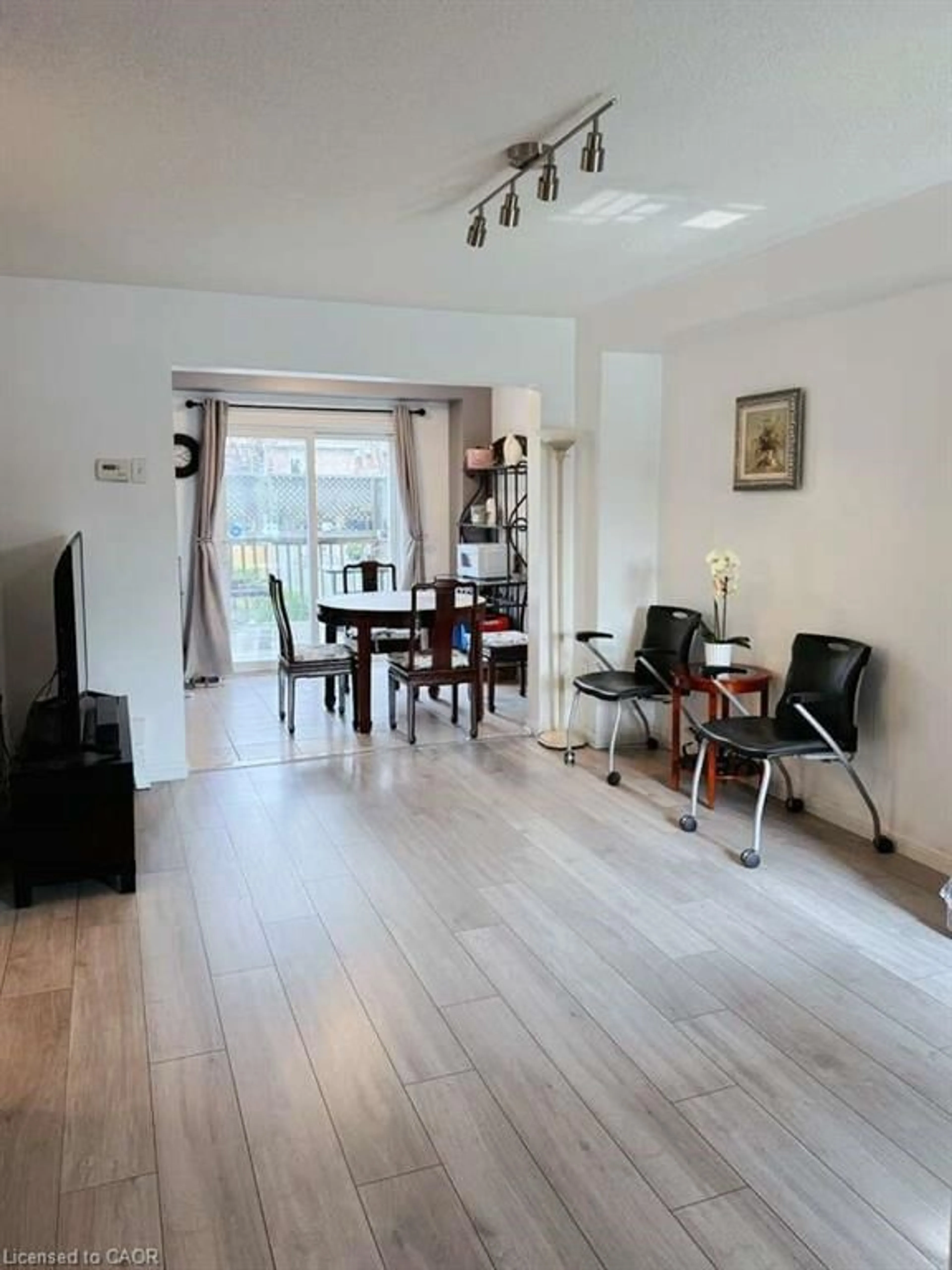 A pic of a room for 35 Ridwell St, Barrie Ontario L4N 0W8
