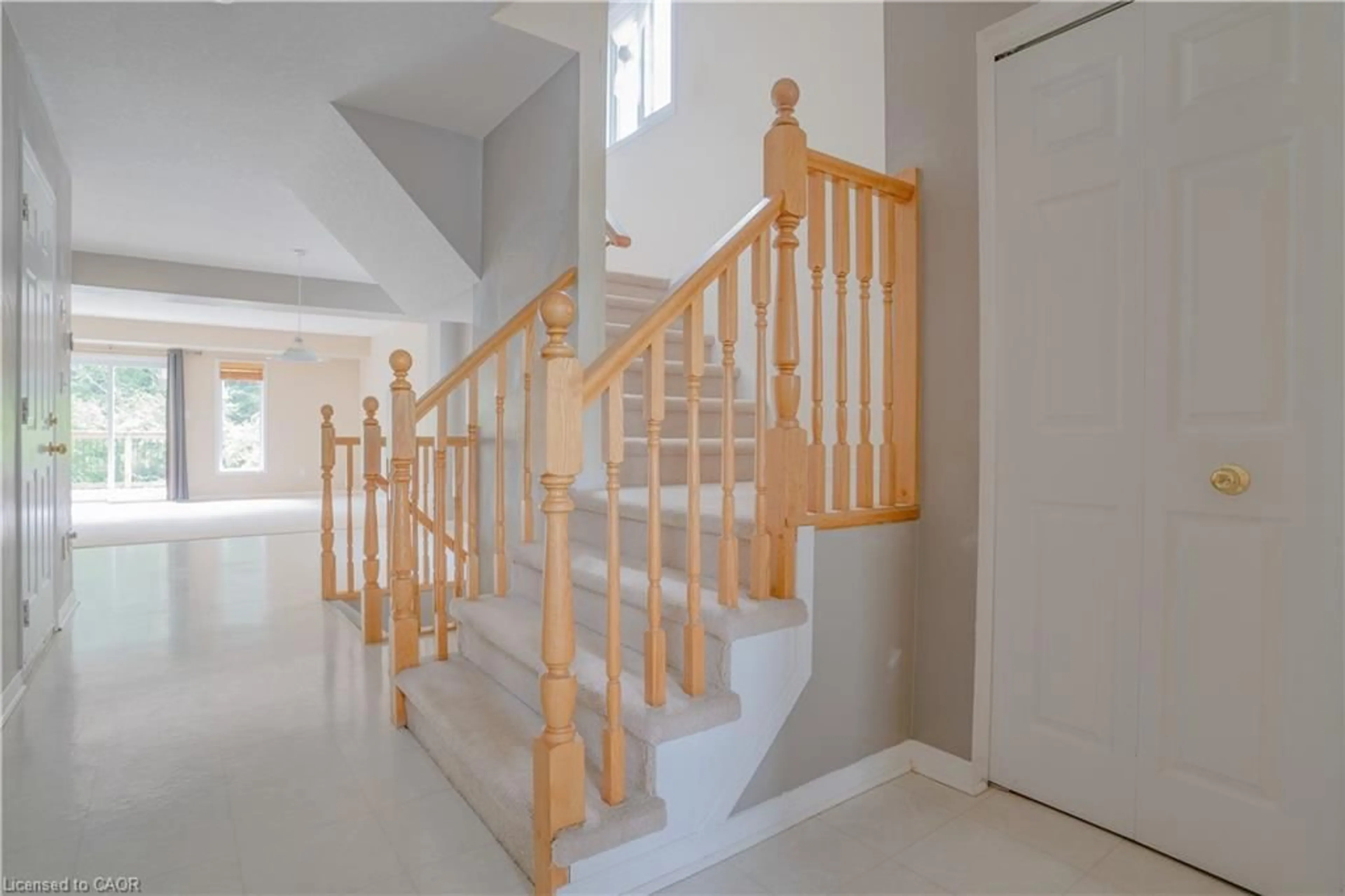 Stairs for 547 Blue Beech Blvd, Waterloo Ontario N2V 2T4
