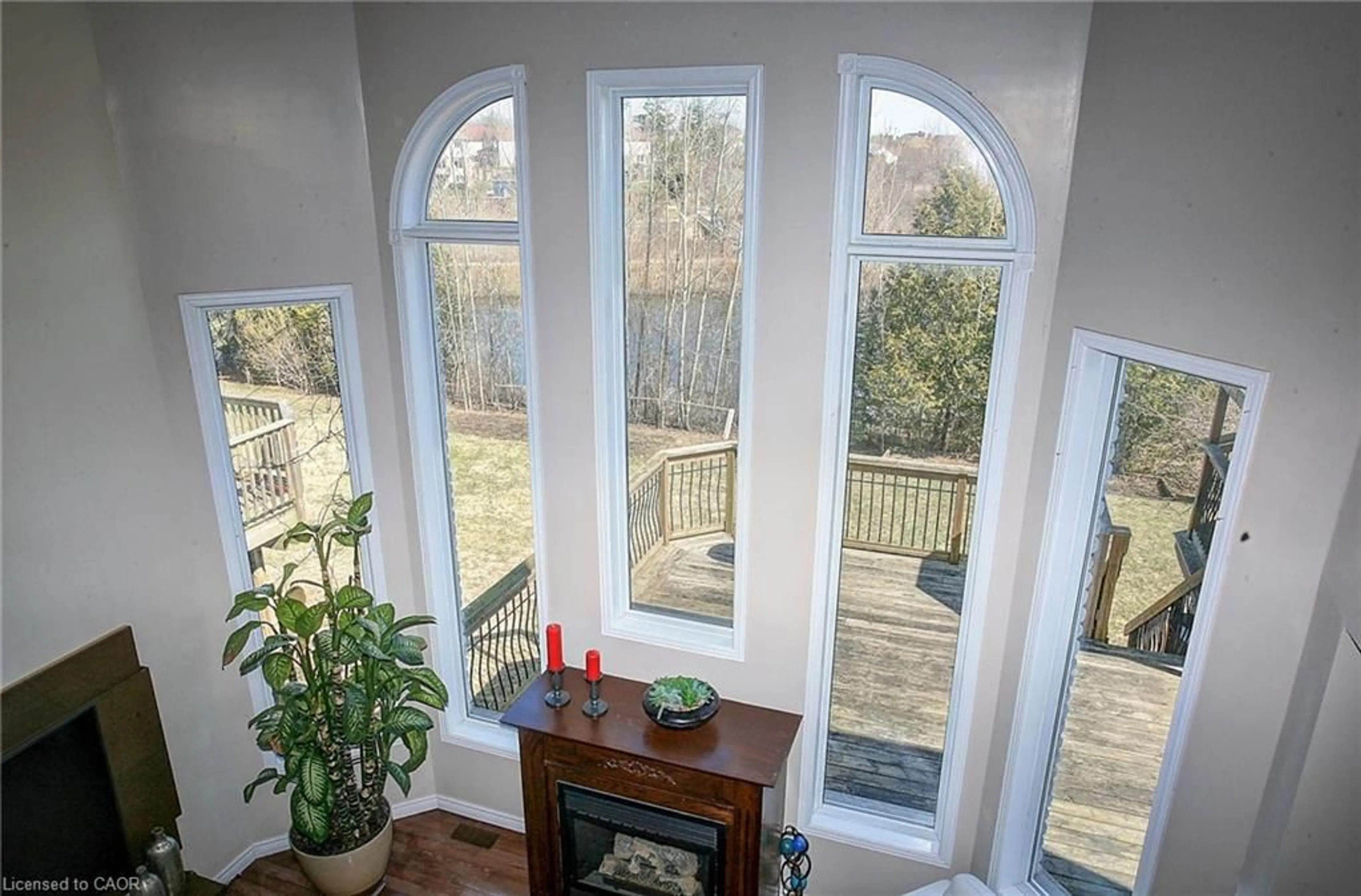 Indoor foyer for 573 Robert Ferrie St, Kitchener Ontario N2P 2T8