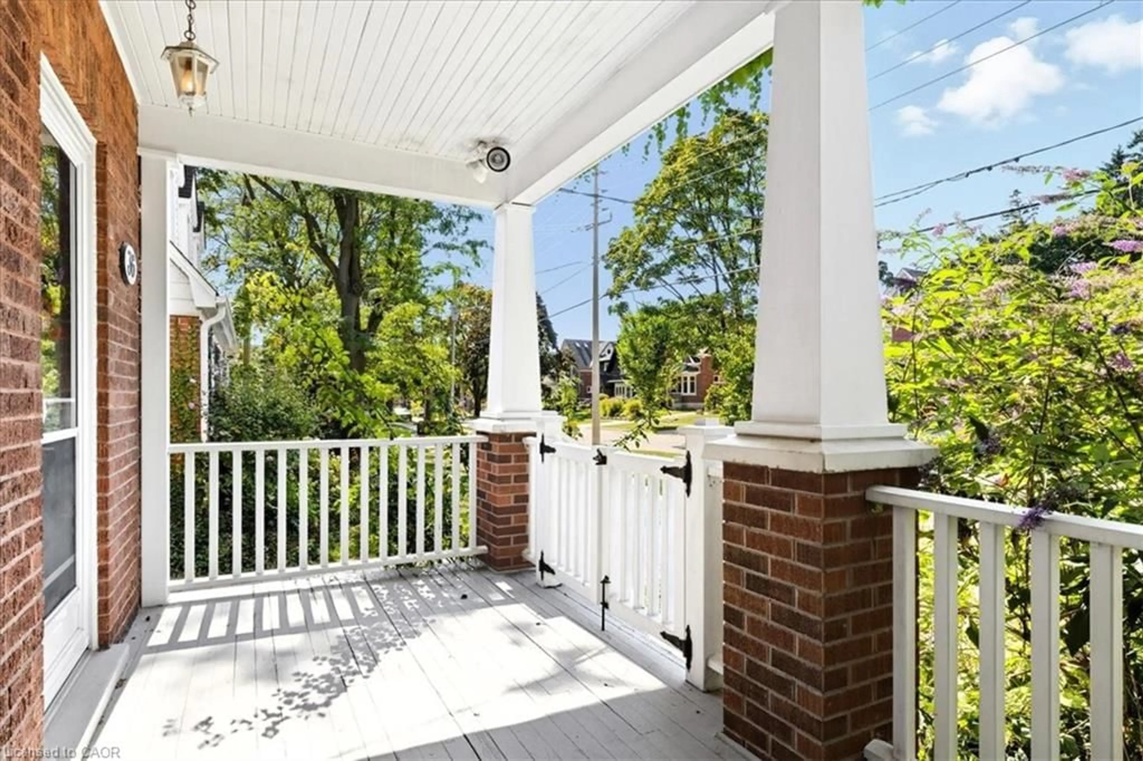 Patio, street for 36 Earl St, Kitchener Ontario N2M 2V6